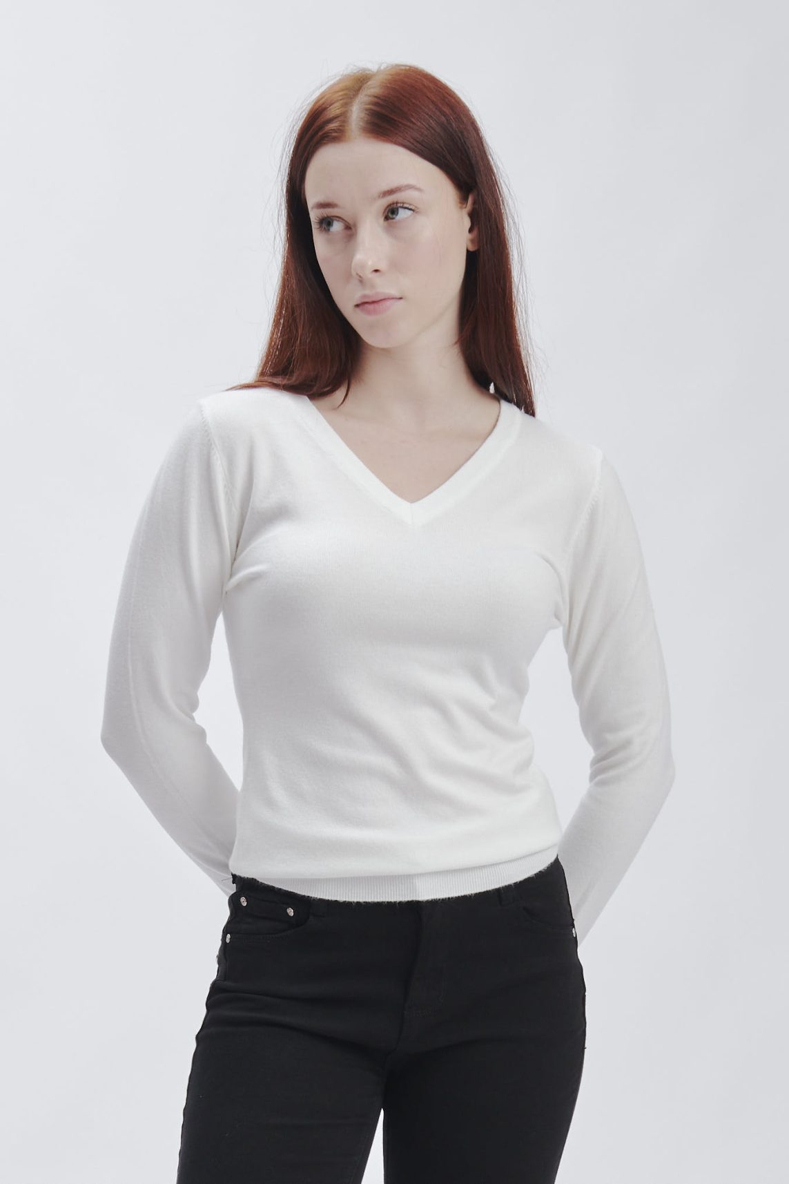 PULLOVER MIT V-AUSSCHNITT