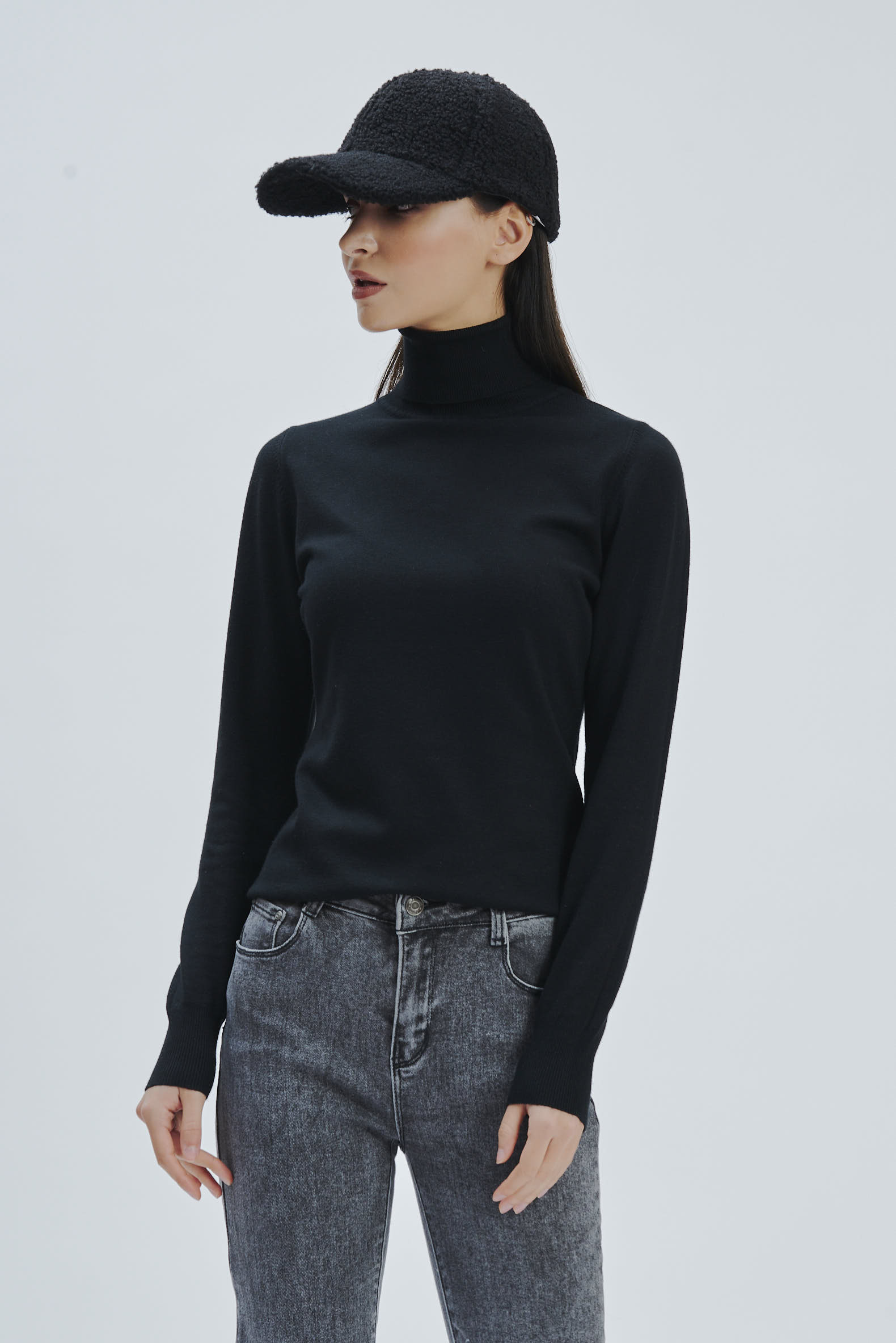 ROLLKRAGENPULLOVER AUS VISKOSE |