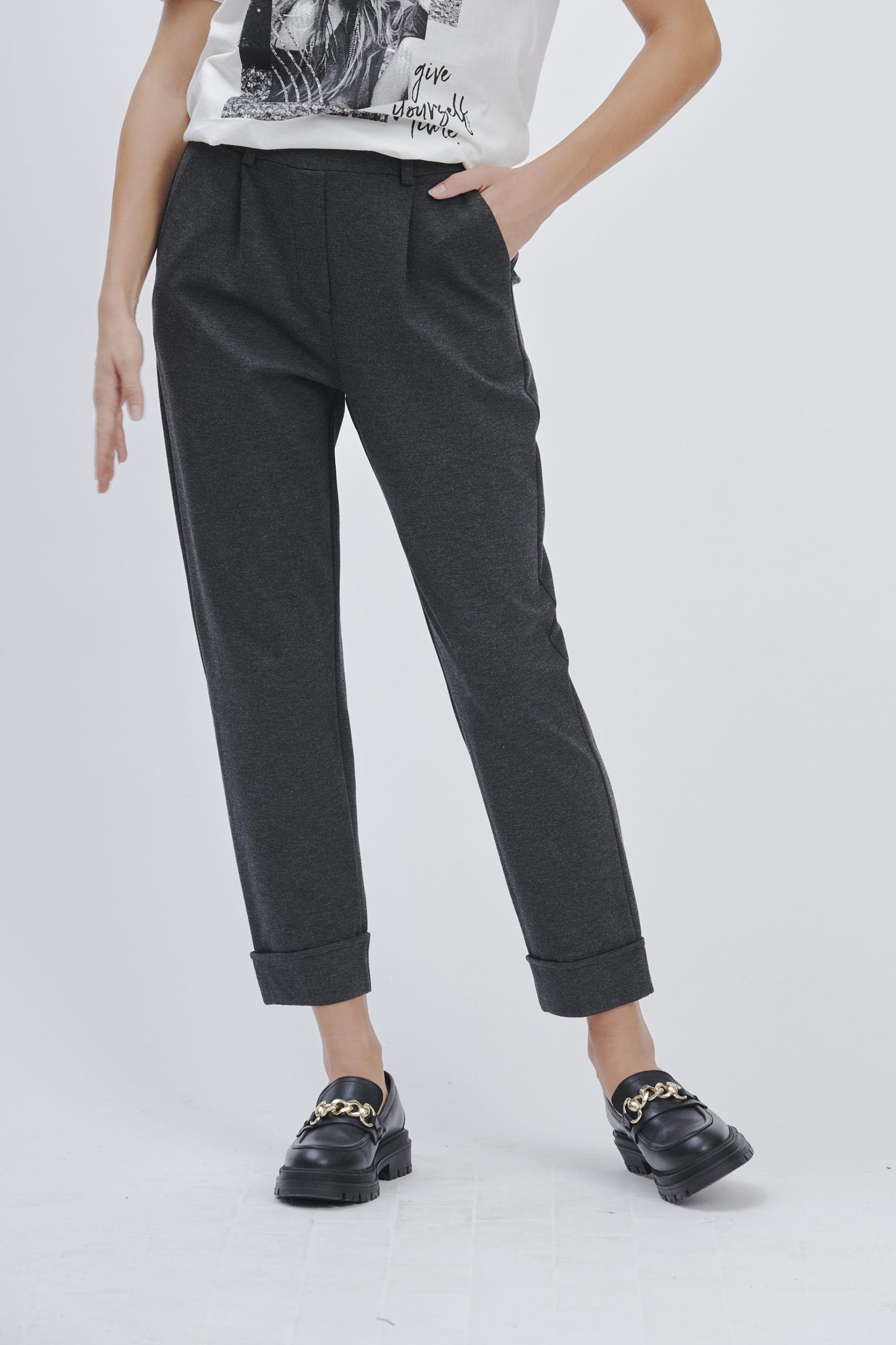 CHINOS WITH ELASTICATED PLEATS |