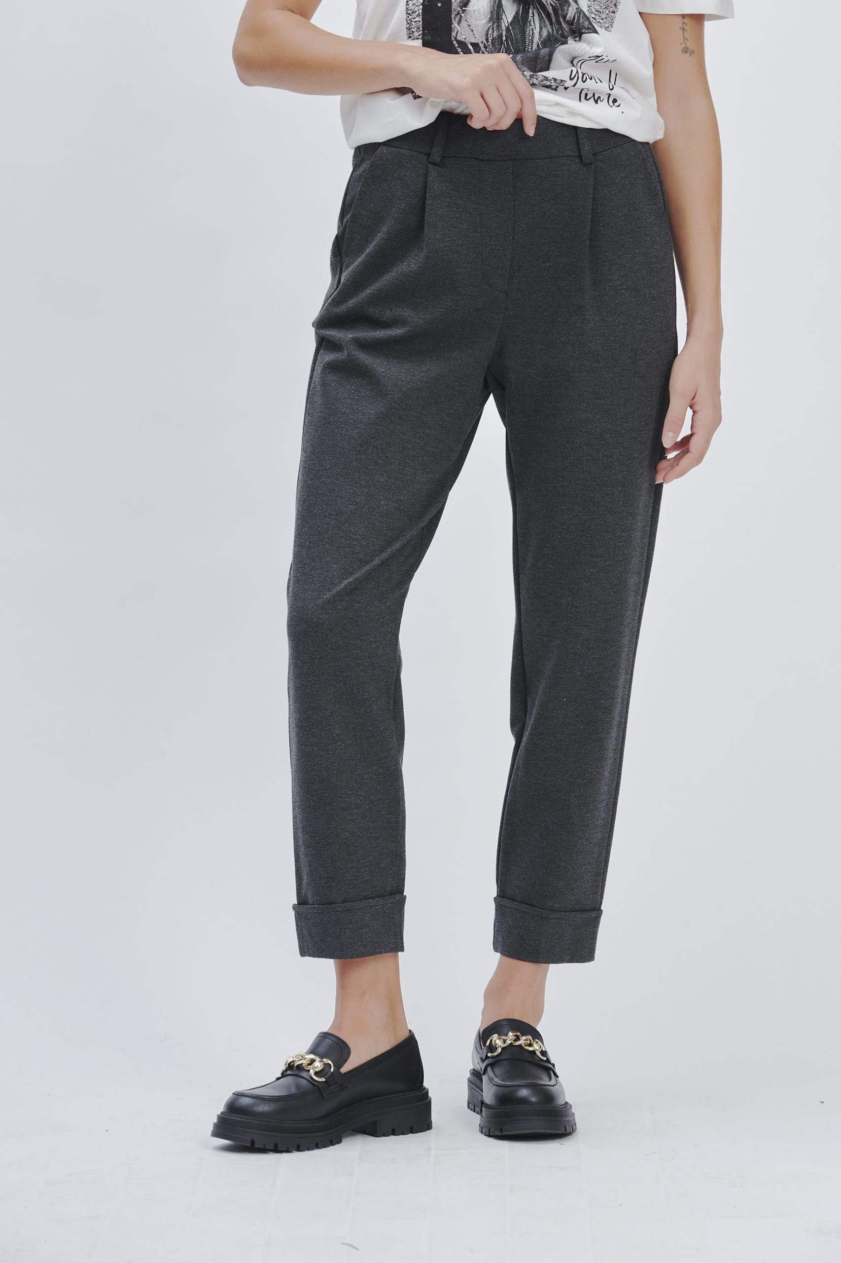 CHINOS WITH ELASTICATED PLEATS |