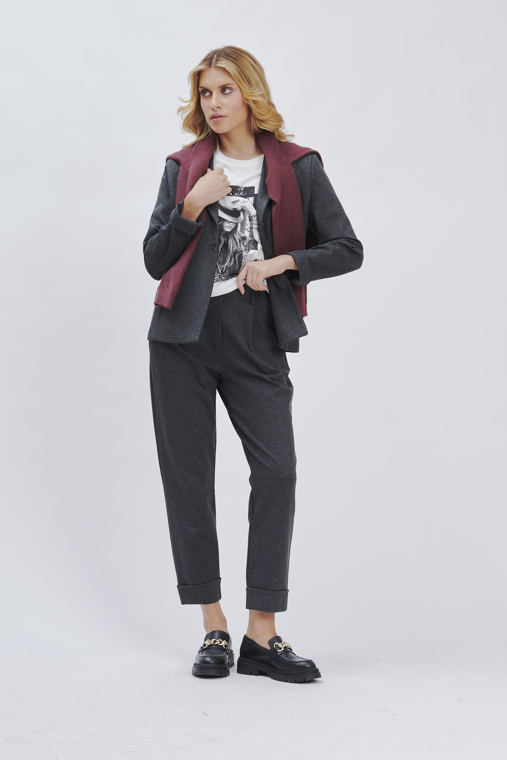 CHINOS WITH ELASTICATED PLEATS |