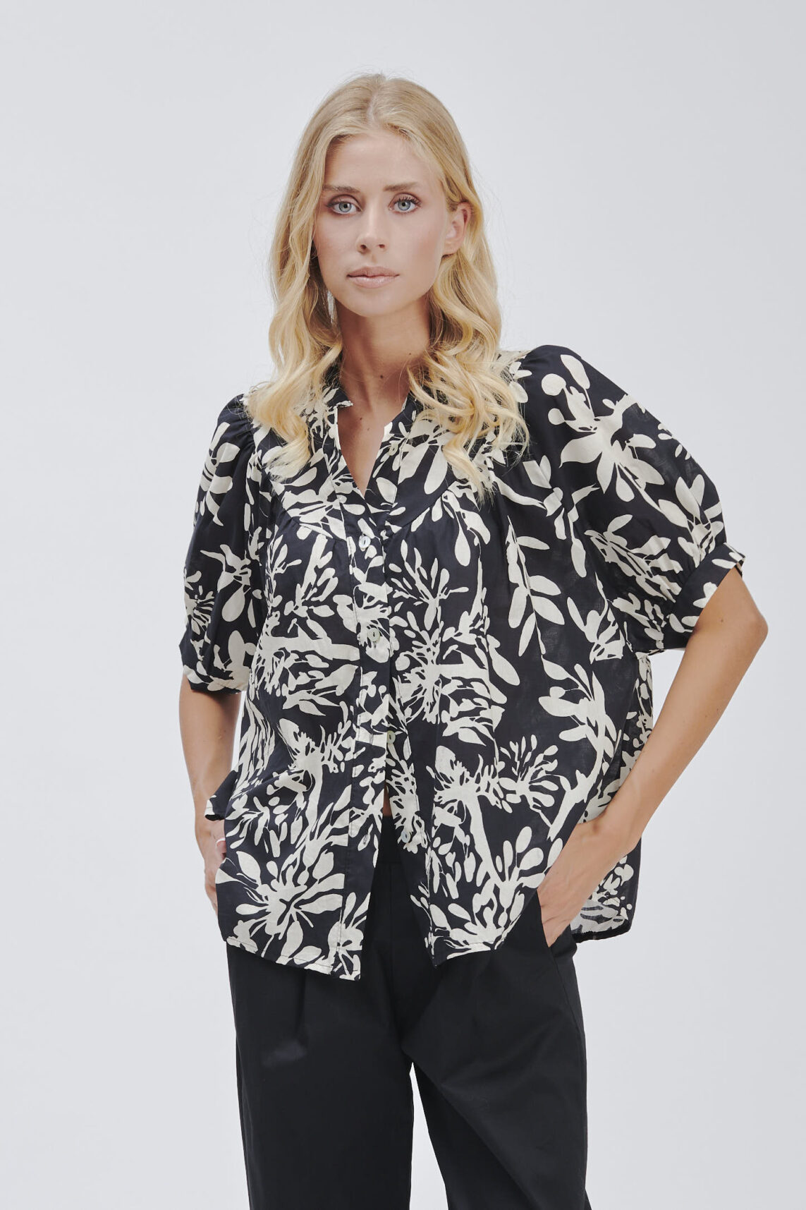 HALF SLEEVE SHIRT WITH LEAF PRINT