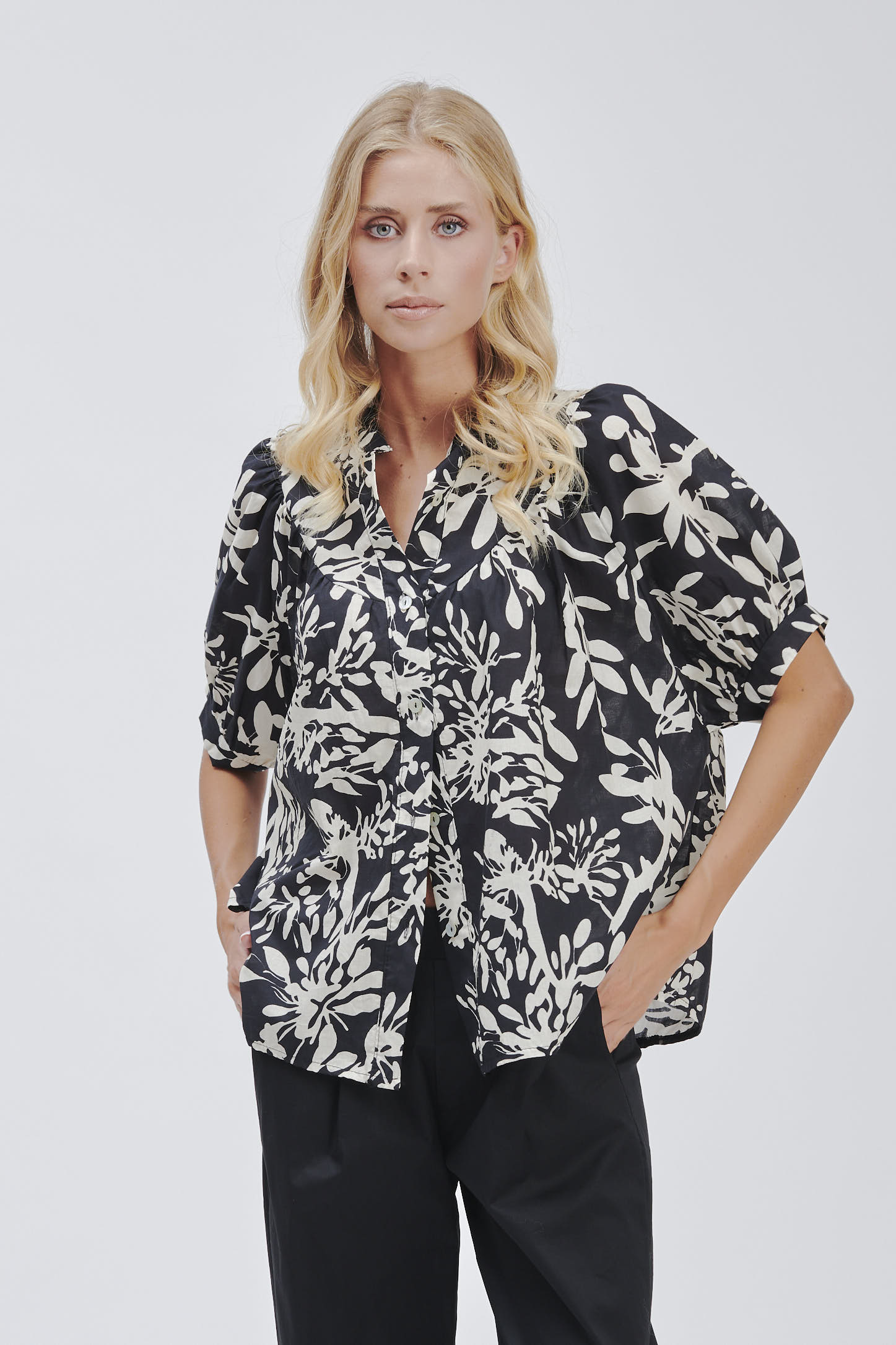 FD092-SHIRT-MM-MUSLIN-PRINTED-BLACK-1209 HALF SLEEVE SHIRT WITH LEAF PRINT |