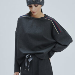 SWEATSHIRT DETAIL |