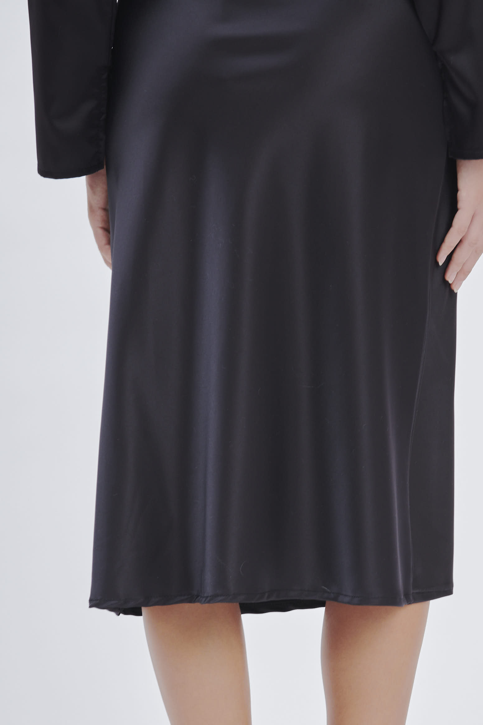 SATIN SKIRT |