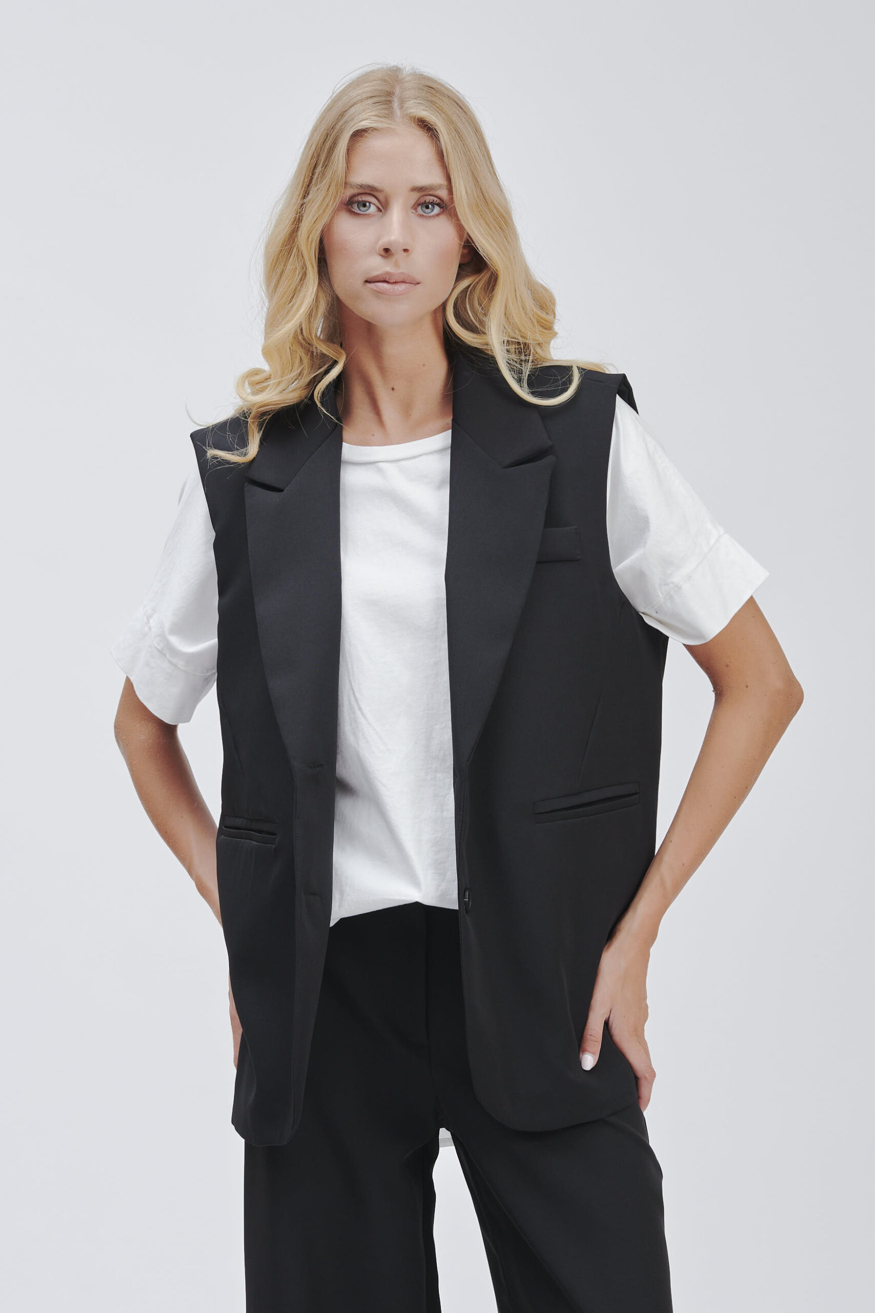 LONG VEST TECHNICAL FABRIC |