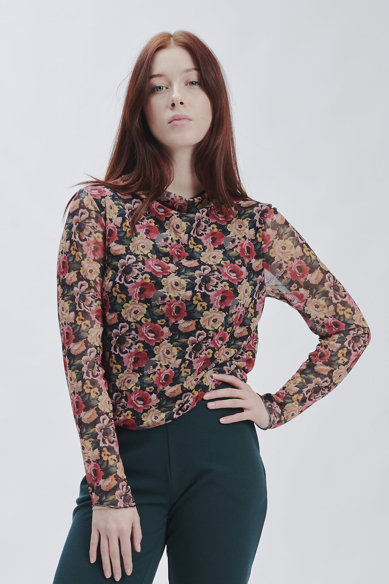 TÜLL-T-SHIRT MIT BLUMENPRINT |