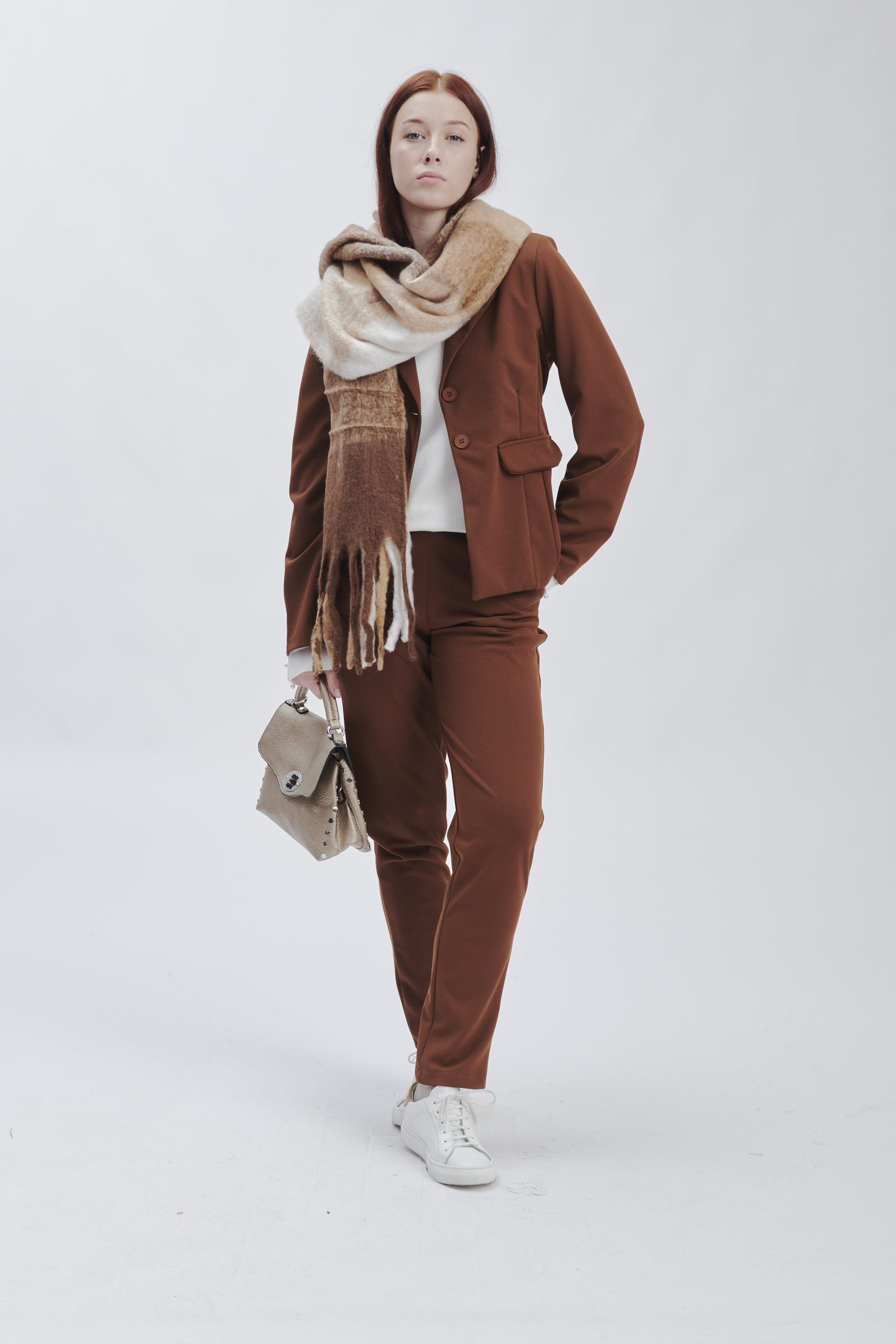 GERADE HOSE AUS CRÊPE |