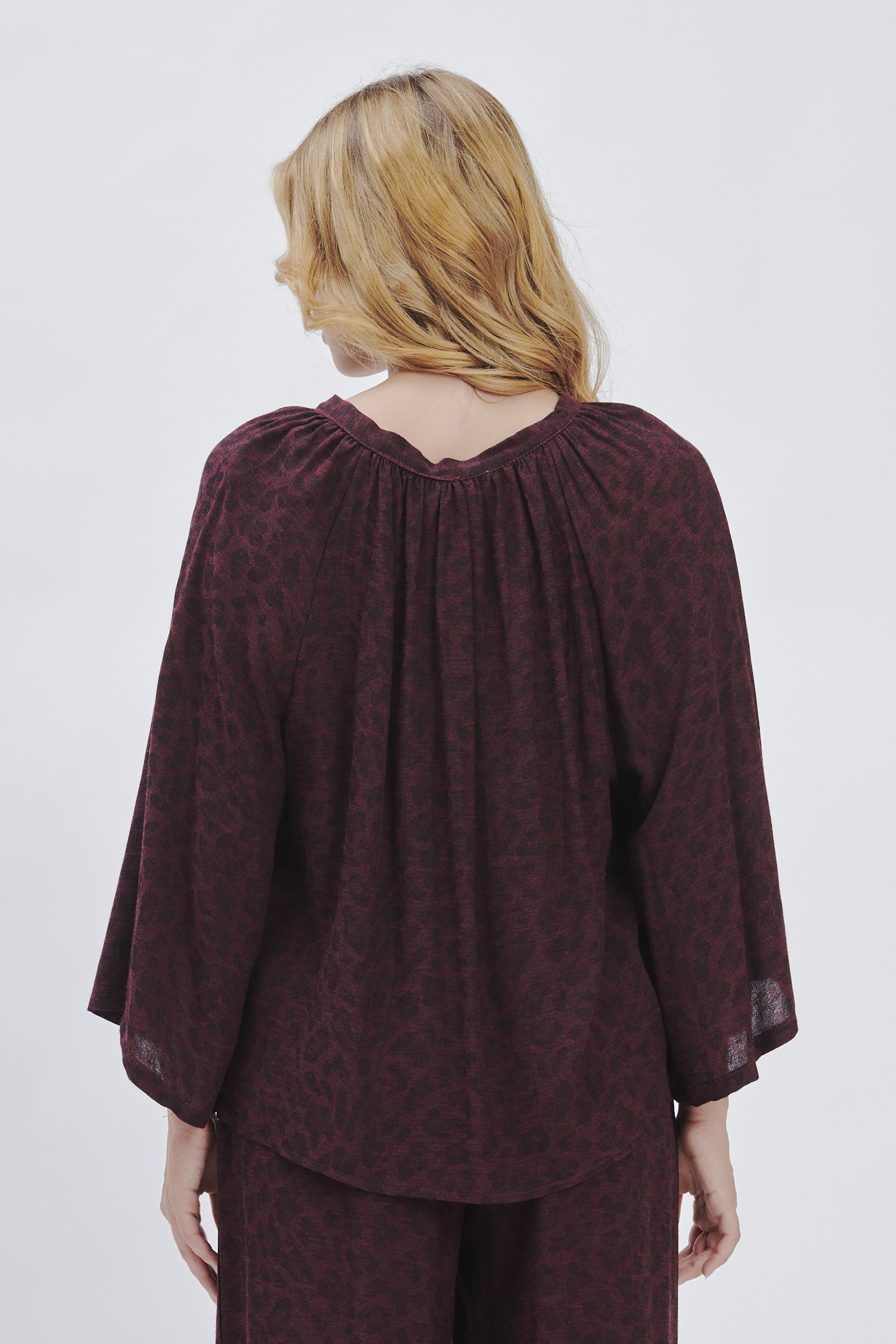 FD254_BLUSA-ANIMALIER-VISCOSA_BORDEAUX-2198 VISCOSE ANIMAL PRINT BLOUSE |