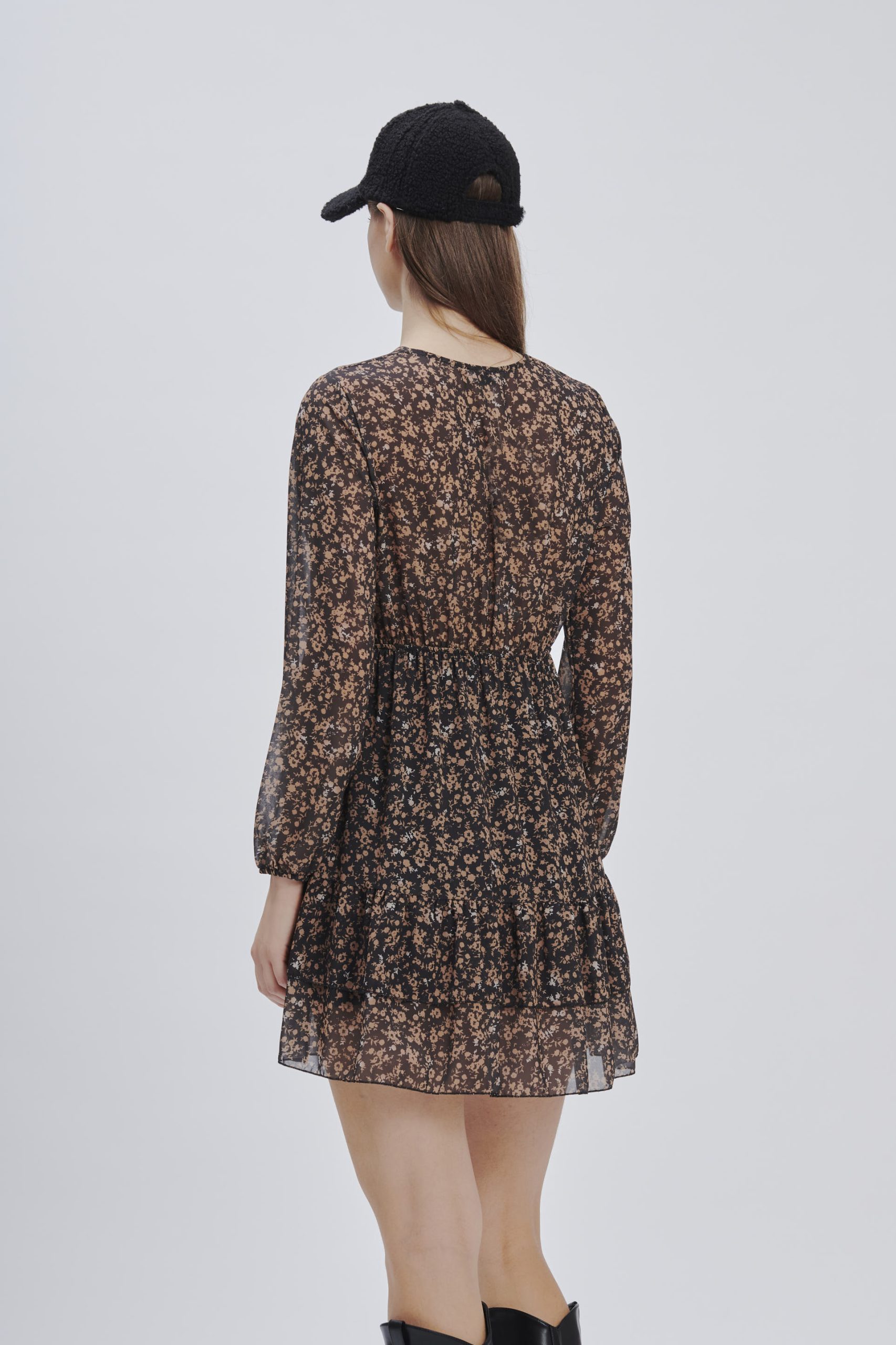 KLEID MIT BLUMENPRINT |