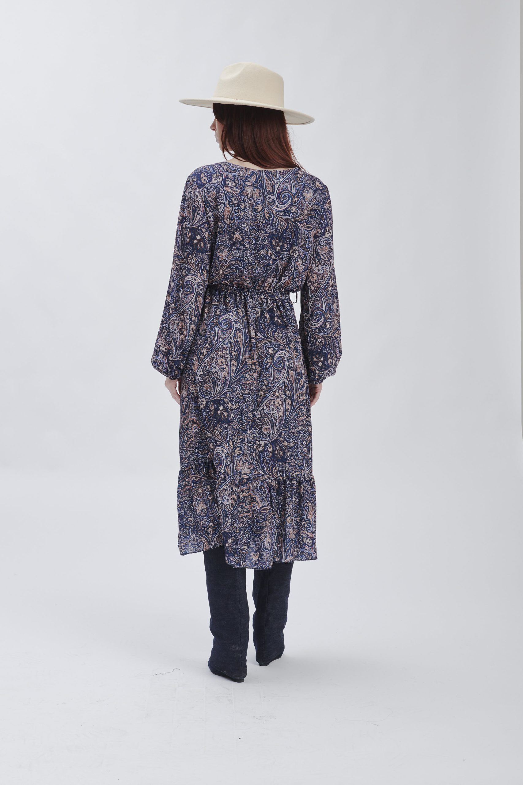 LANGES KLEID MIT KASCHMIR-PRINT |
