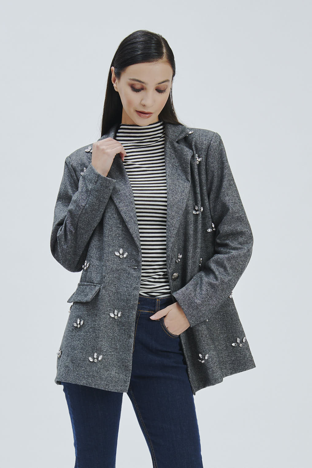 FD382-GIACCA-VON-APPLICAZIONI-CRISTAL-GRIGIO-723-1 JACKE MIT CRISTAL-APPLIKATION |
