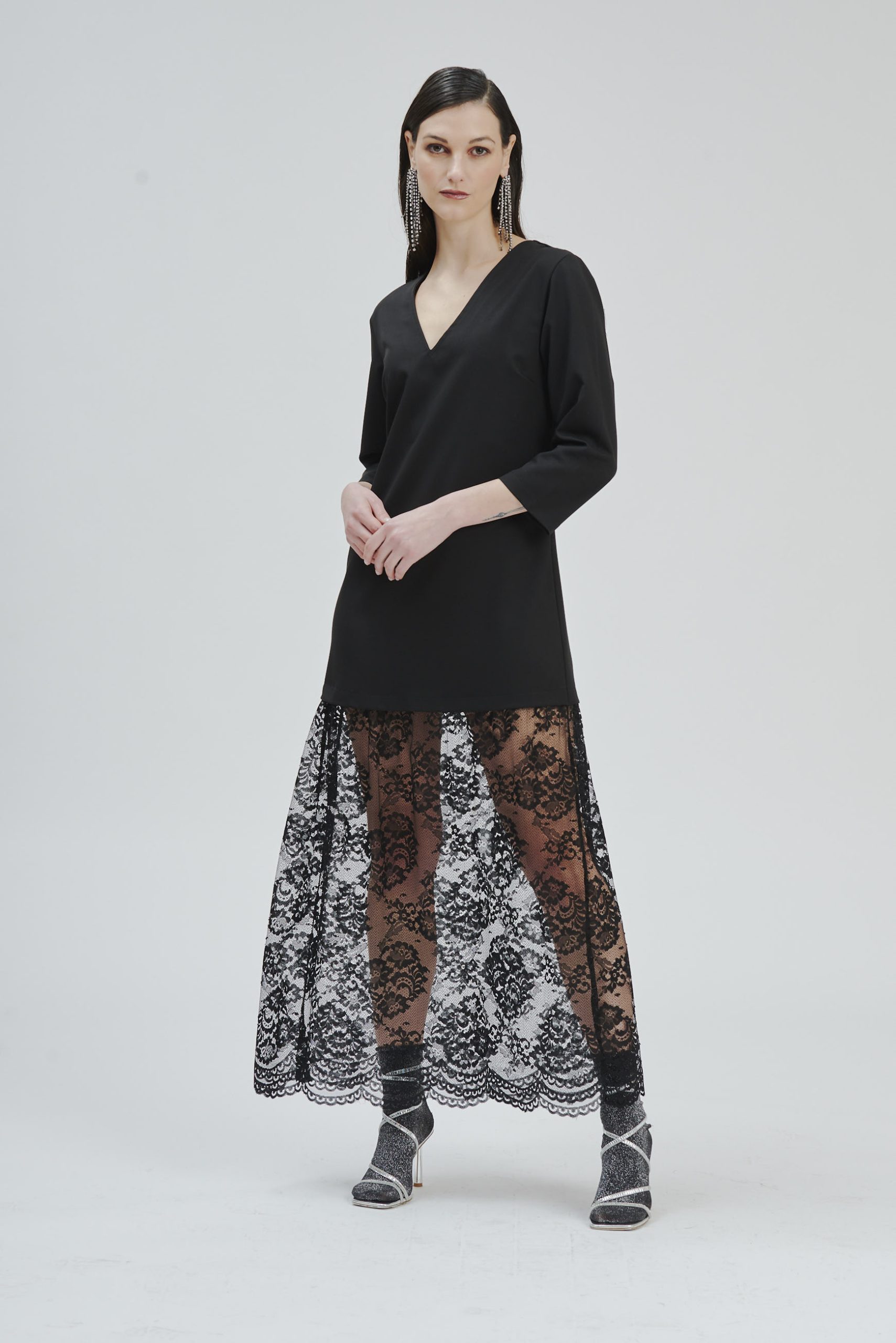 DRESS WITH LACE SKIRT |
