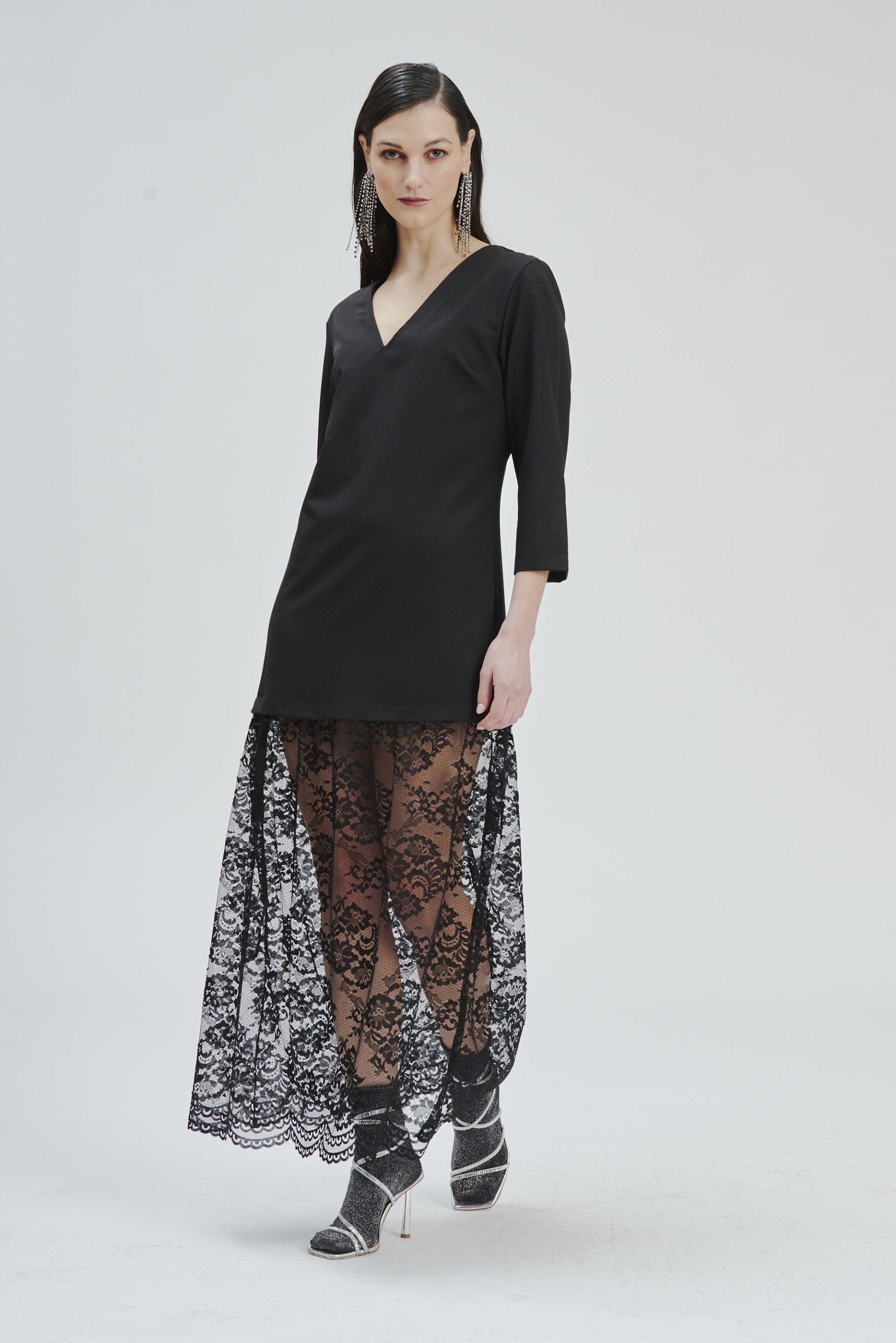DRESS WITH LACE SKIRT |
