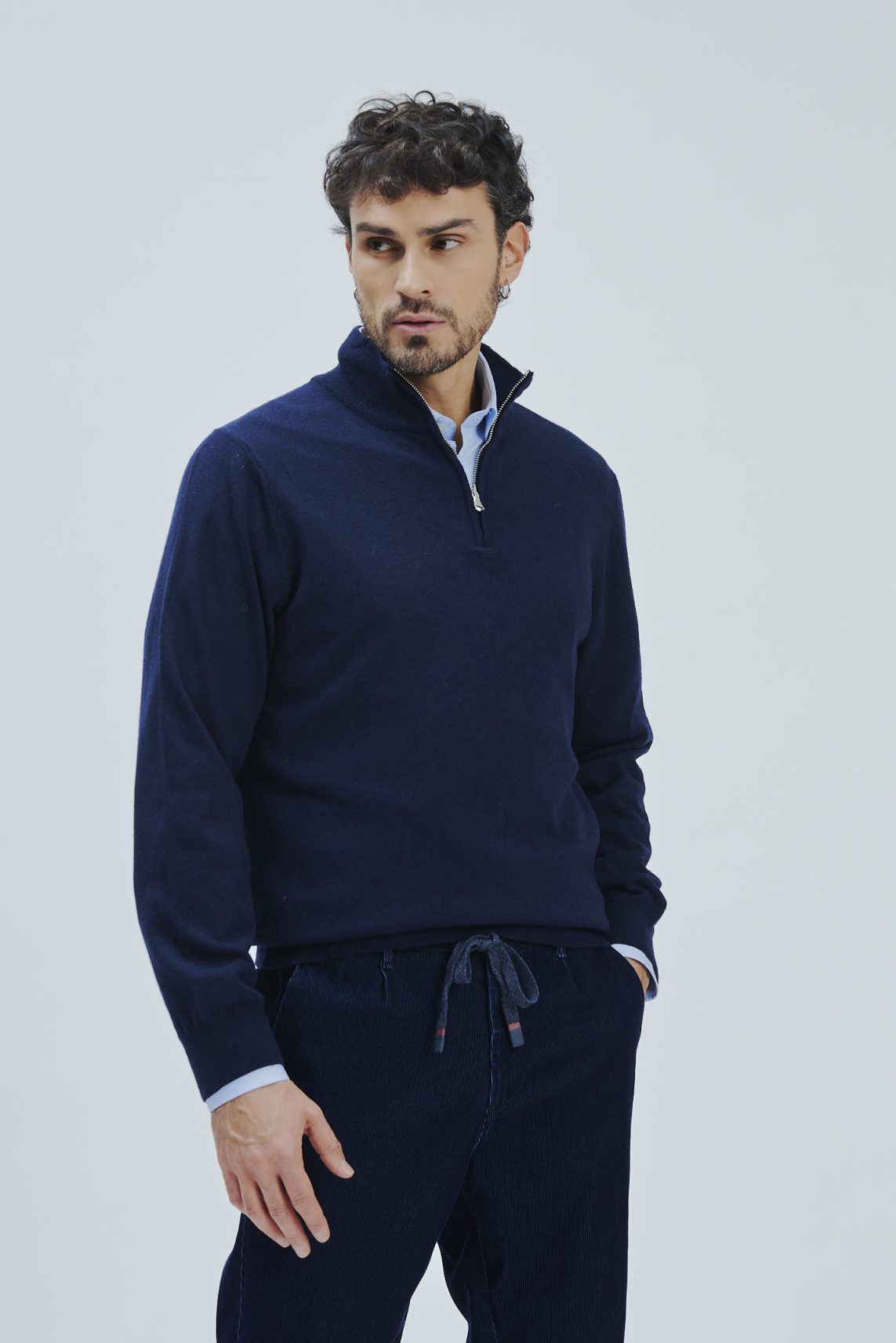 CASHMERE BLEND TURTLENECK SWEATER