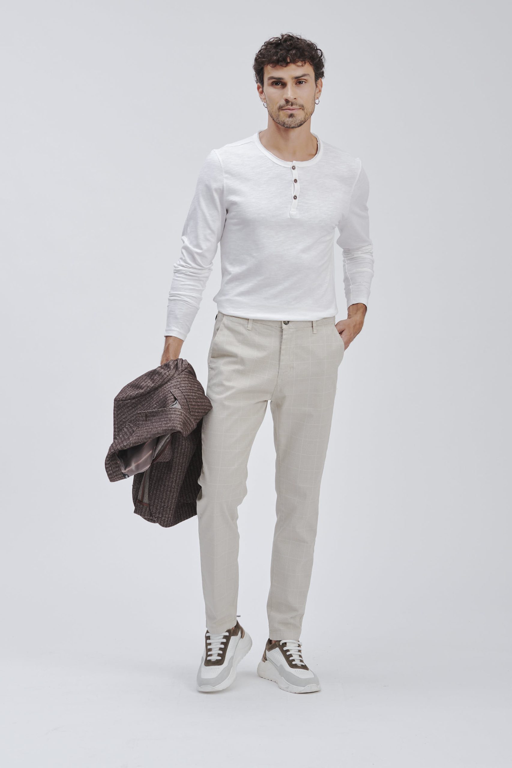 FU093-CHINO-MADRAS-BEIGE-238 CHINO TROUSERS WITH SQUARE PRINT |