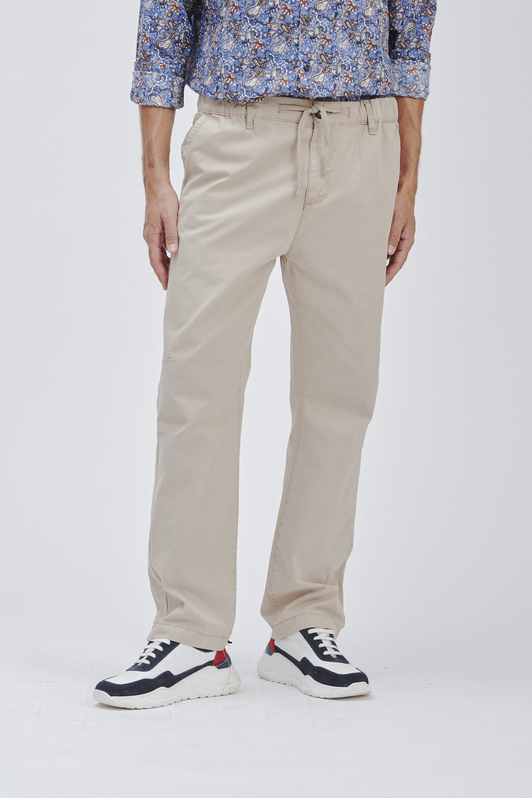 WEICHE HOSE MIT SPITZE |