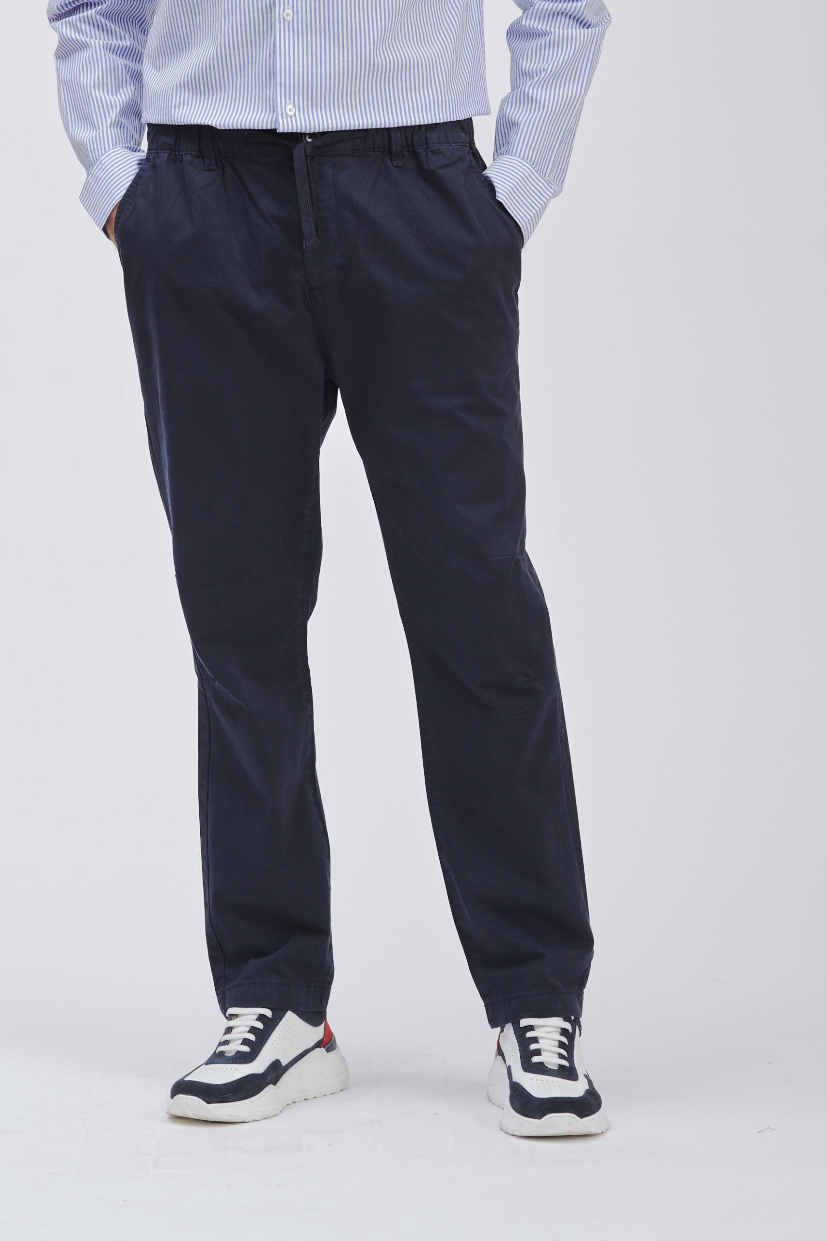 WEICHE HOSE MIT SPITZE |