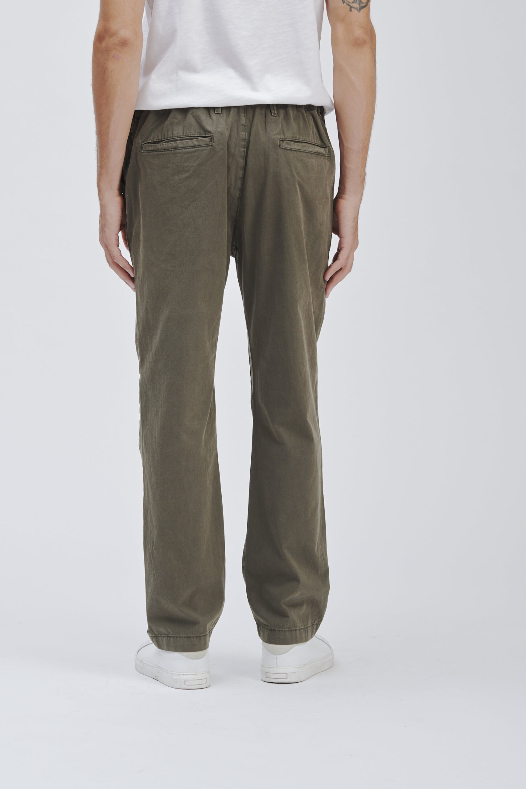WEICHE HOSE MIT SPITZE |