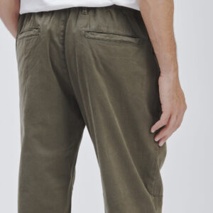 WEICHE HOSE MIT SPITZE |