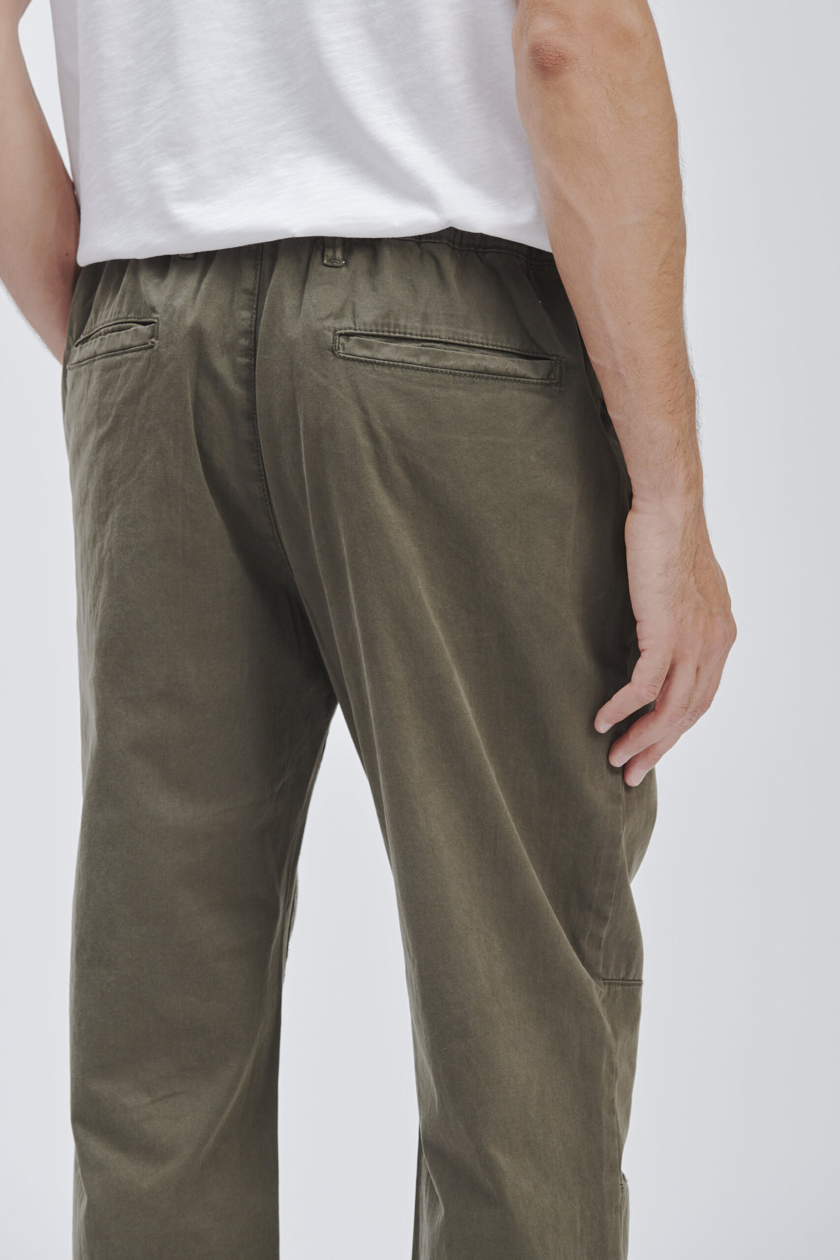 WEICHE HOSE MIT SPITZE |