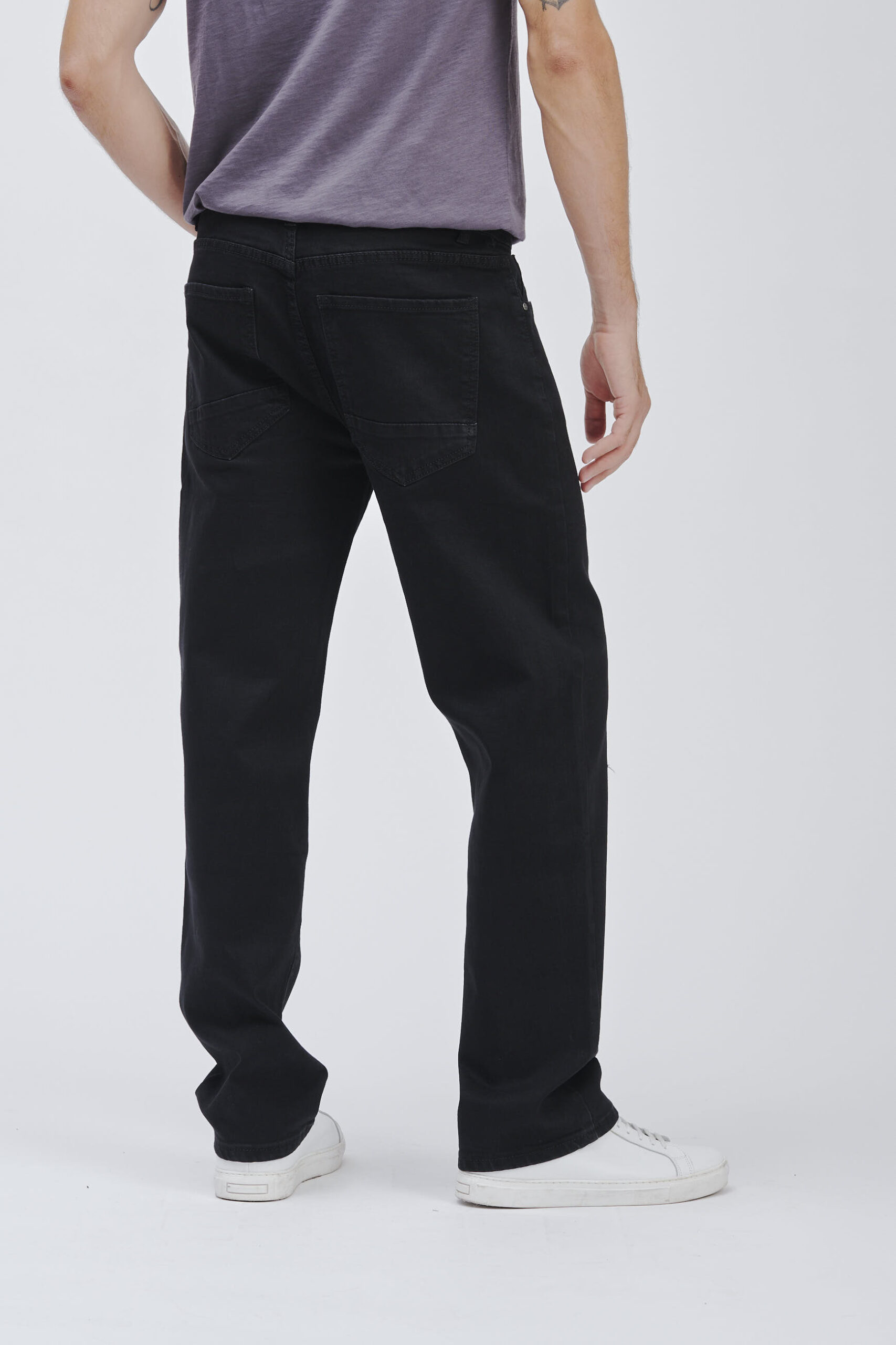 FU134-5-PKT-BEIN-GERADE-SCHWARZ-1424 STRETCH-JEANS MIT GERADEM BEIN |