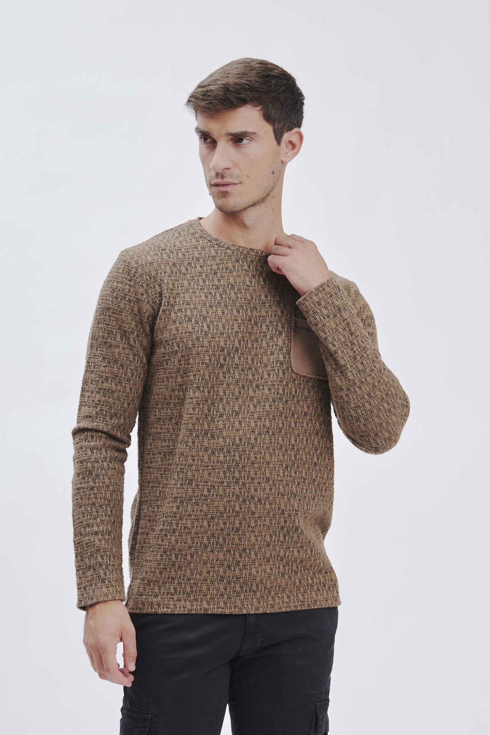 FU146_PARICOLLO-ML-CON-TASCHINO_BISCOTTO-2094 LONG-SLEEVED CREWNECK SWEATER WITH POCKET |