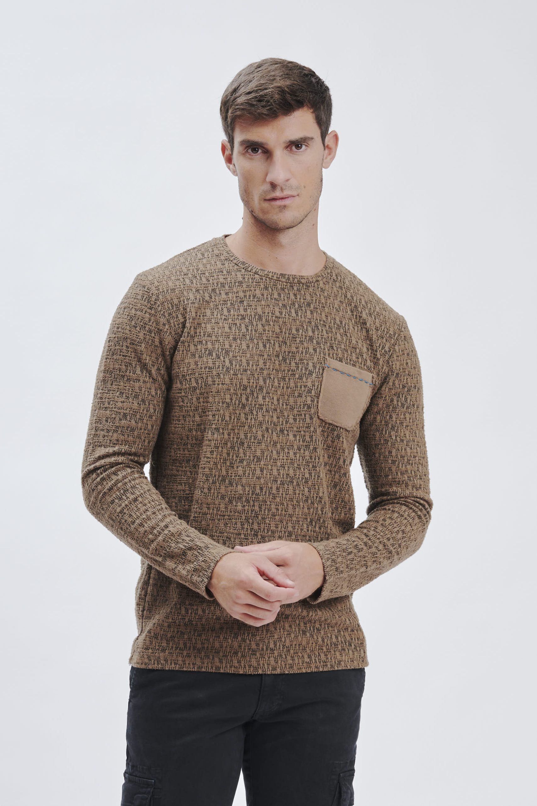 FU146_PARICOLLO-ML-CON-TASCHINO_BISCOTTO-2096-1 LONG-SLEEVED CREWNECK SWEATER WITH POCKET |