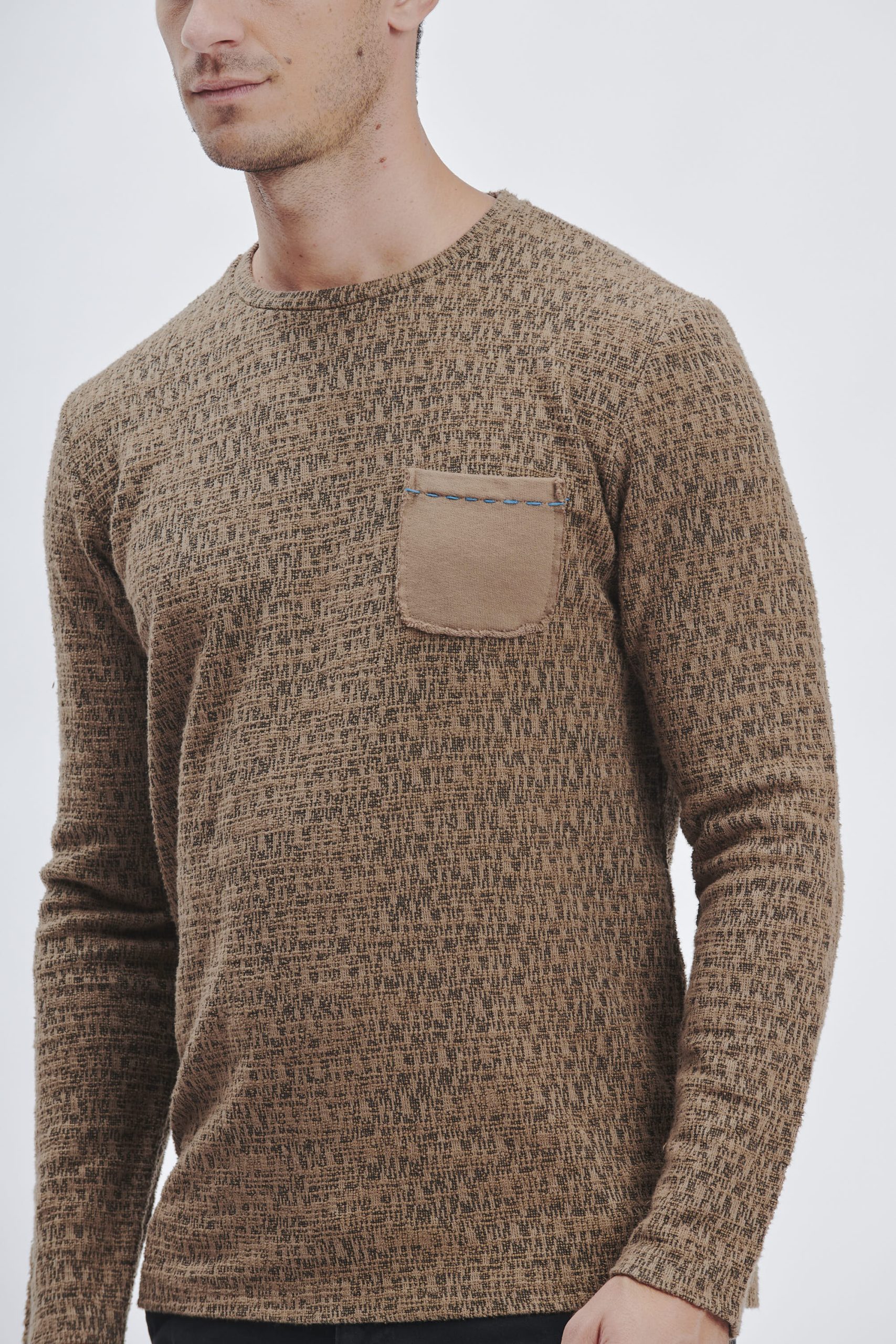 FU146_PARICOLLO-ML-CON-TASCHINO_BISCOTTO-2098 LONG-SLEEVED CREWNECK SWEATER WITH POCKET |