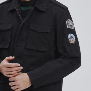 JACKET WITH PADDED POCKETS |