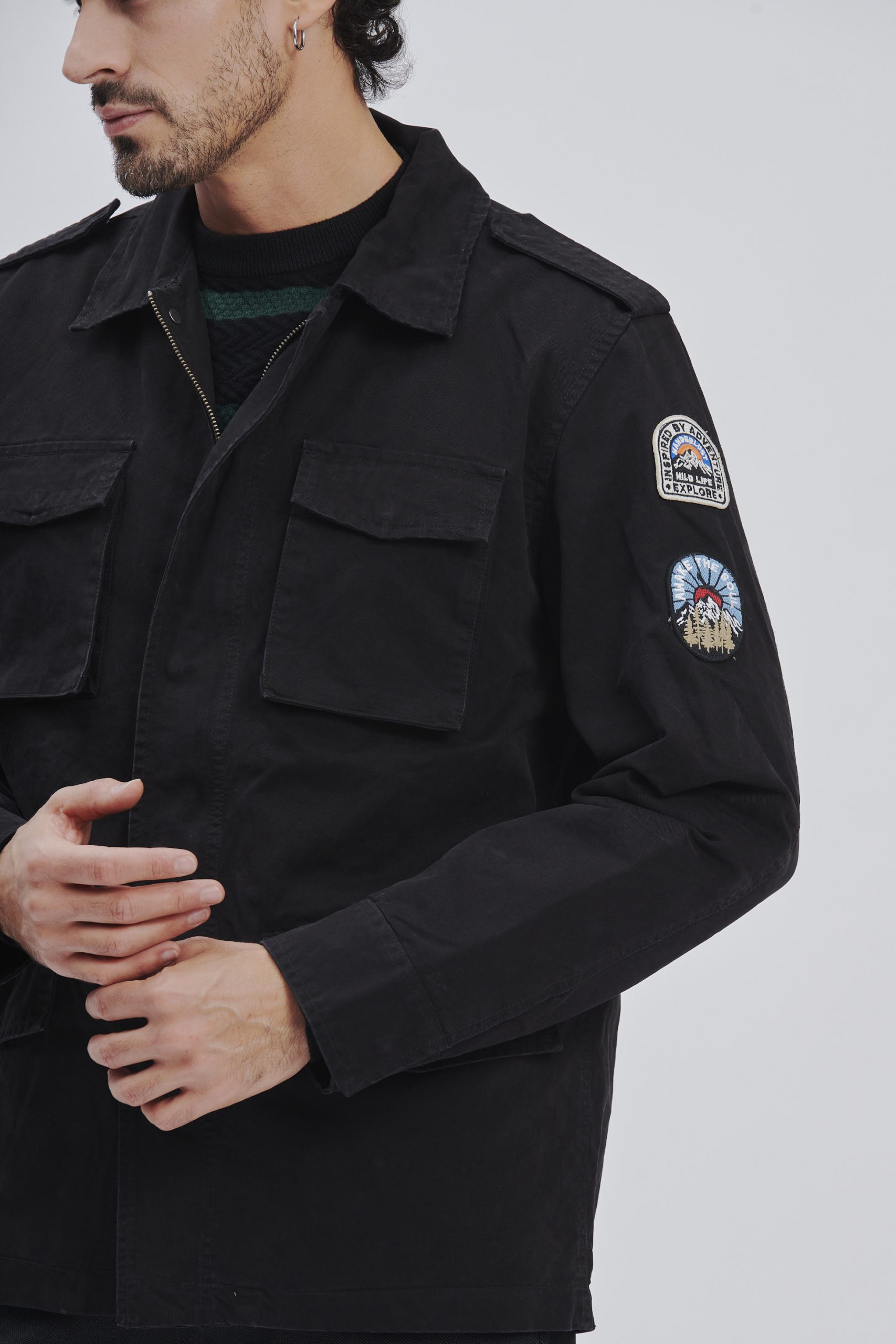 JACKET WITH PADDED POCKETS |