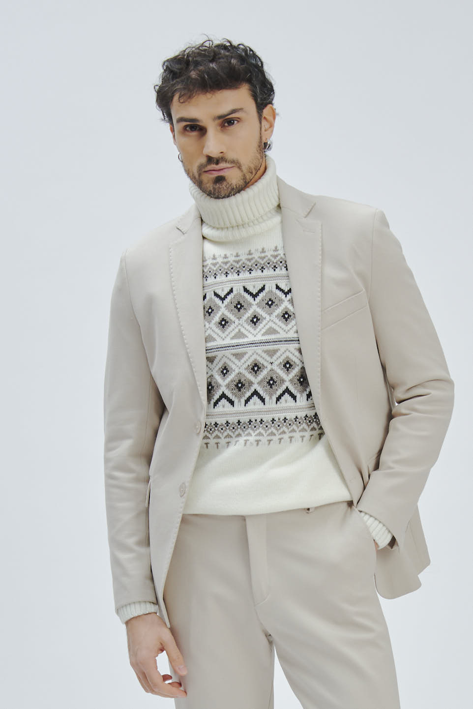 SLIM ELASTICATED TWO-BUTTON JACKET |