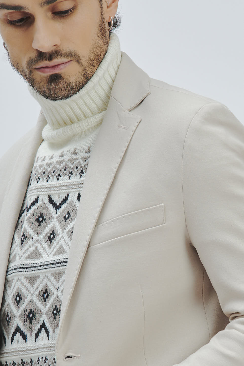 SLIM ELASTICATED TWO-BUTTON JACKET |