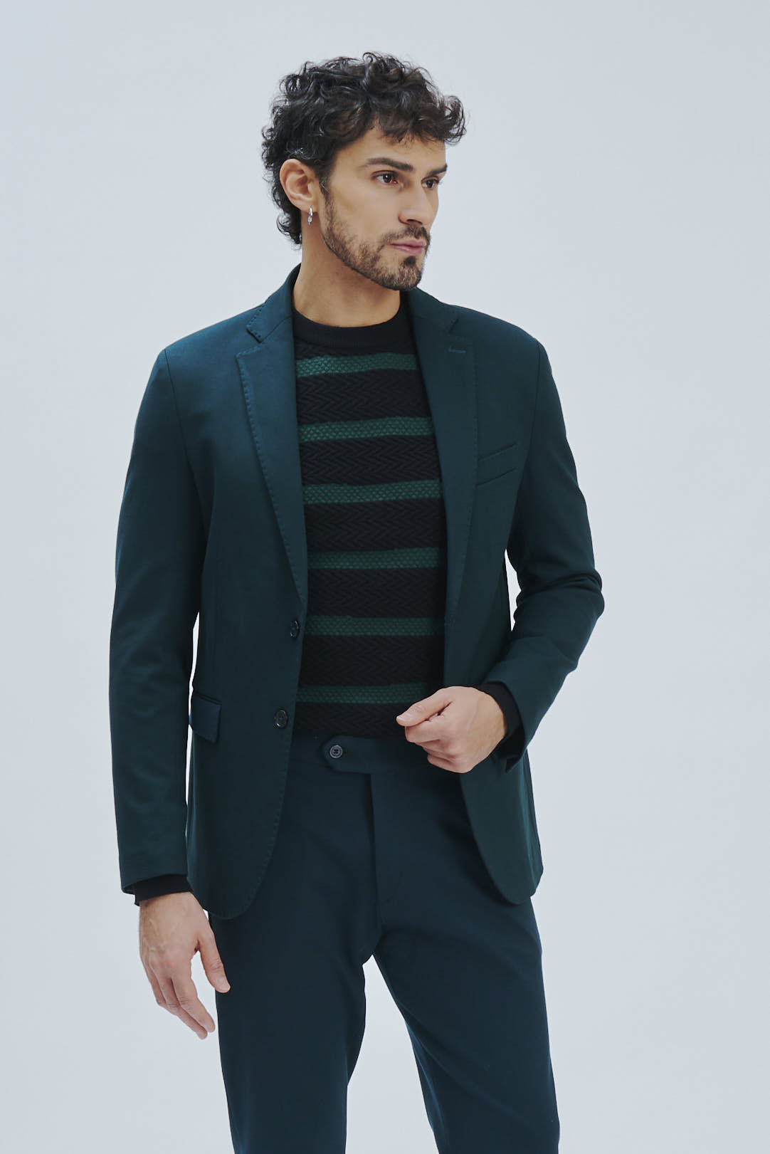 SLIM ELASTICATED TWO-BUTTON JACKET |