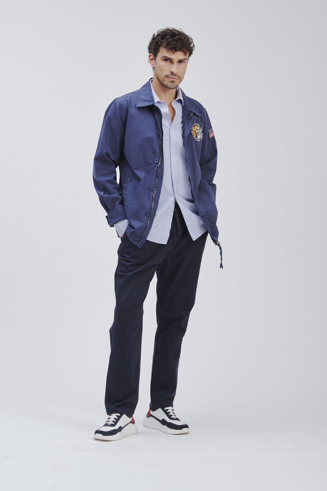 PANTALONI MORBIDI CON LACCIO
