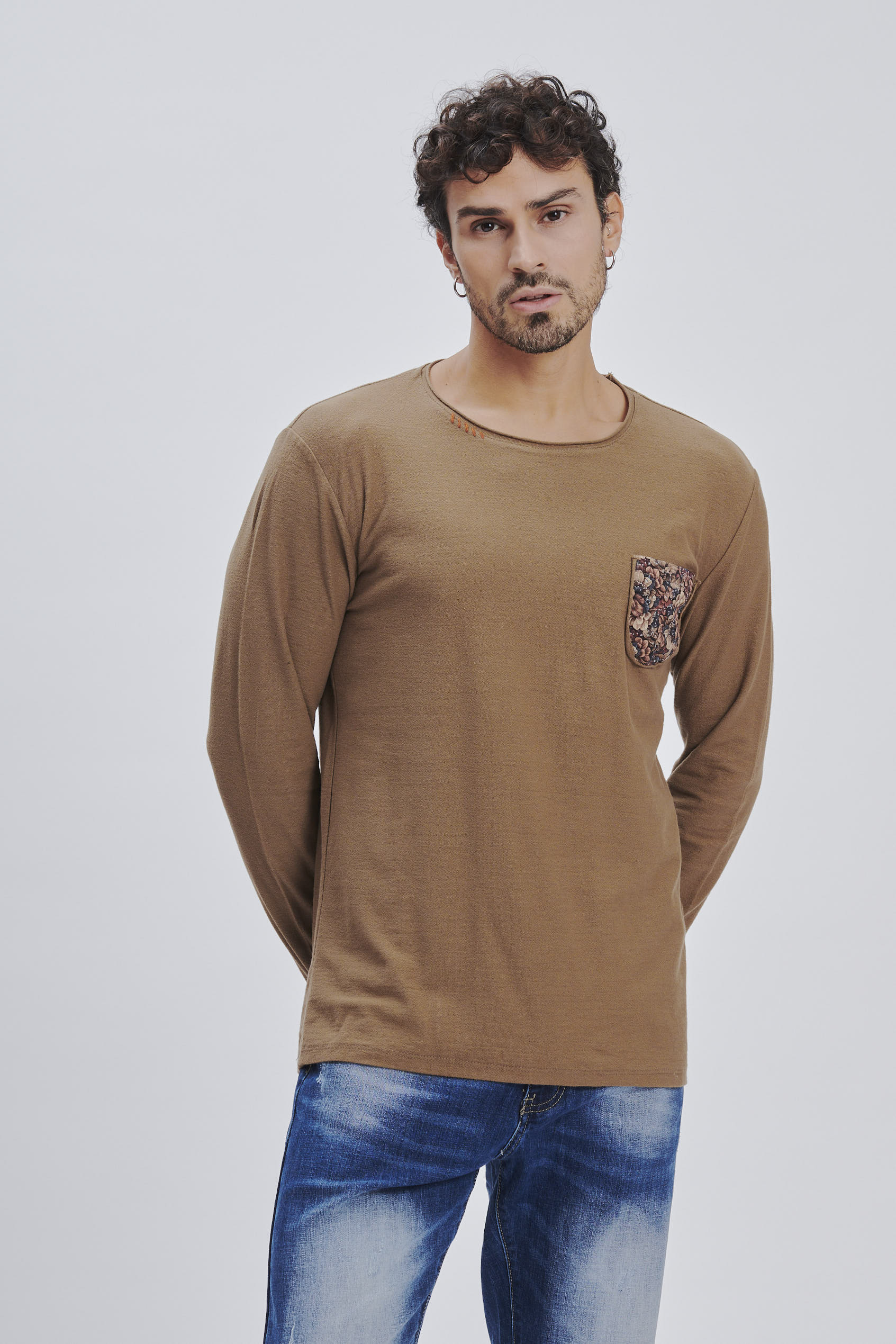 fu183-t-shirt-ml-taschino-stampato-3 MAGLIA MANICA LUNGA STAMPA TASCHINO |