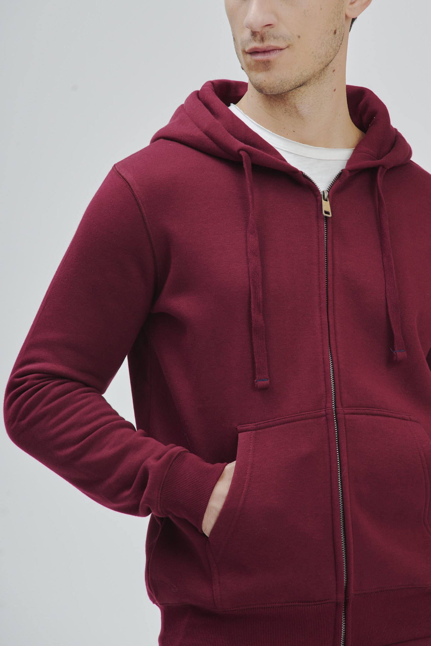 FELPA ZIP CAPPUCCIO |