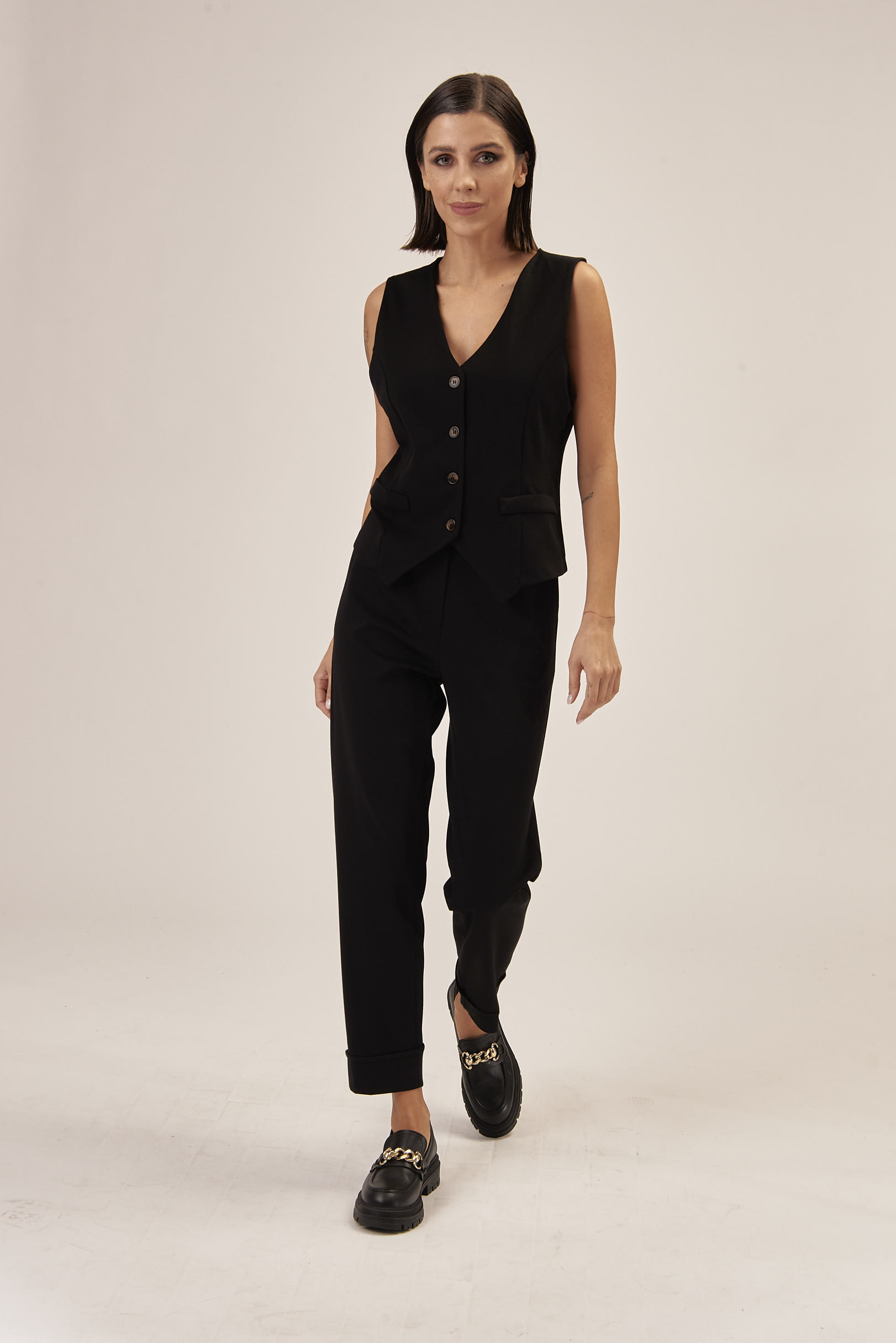 PLEATED TROUSERS WITH ELASTIC WAISTBAND