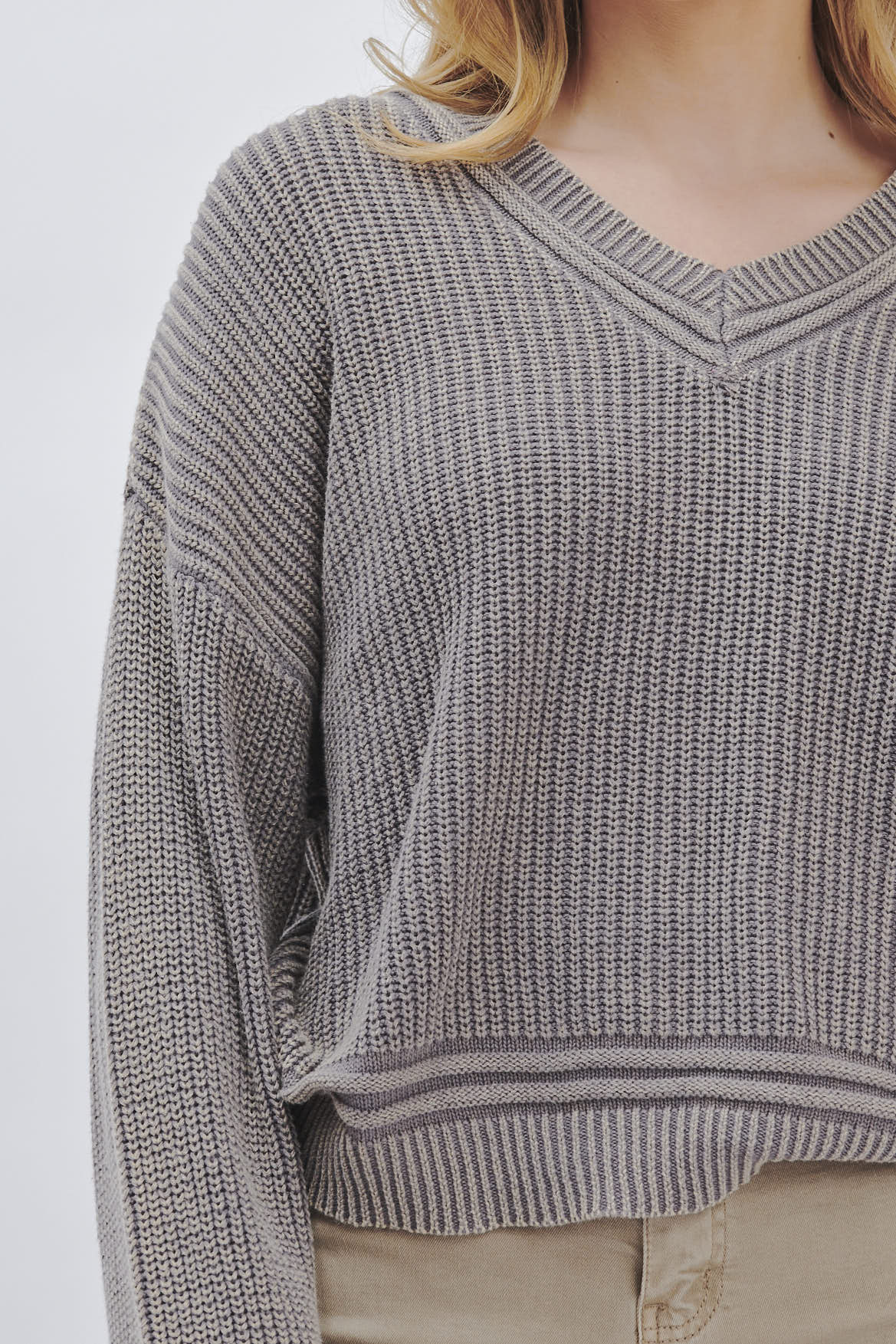 FD168_SCOLLO-A-V-STONE-WASHED_GRIGIO-1635 MAGLIA SCOLLO A V |