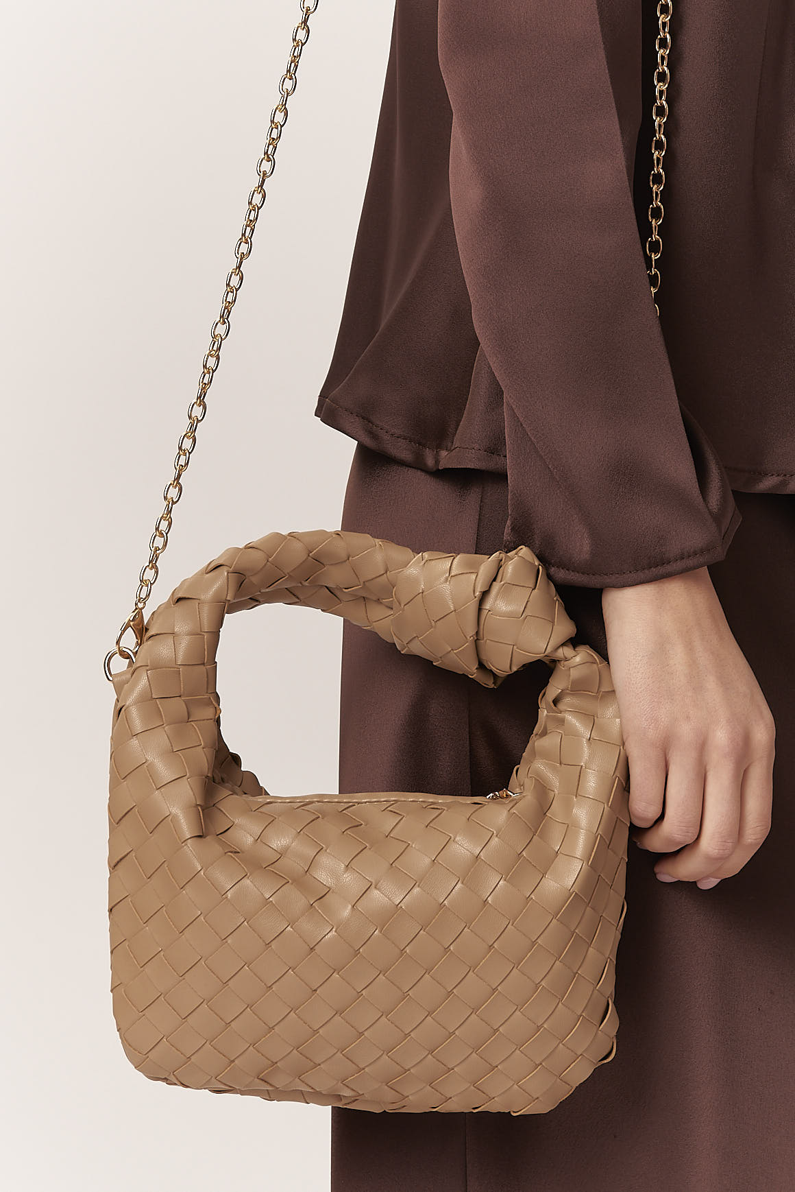 GAD001-HANDTASCHE-KNOTEN-GEWEBT-BEIGE-1753 HANDTASCHE MIT GEWEBTEM KNOTEN |