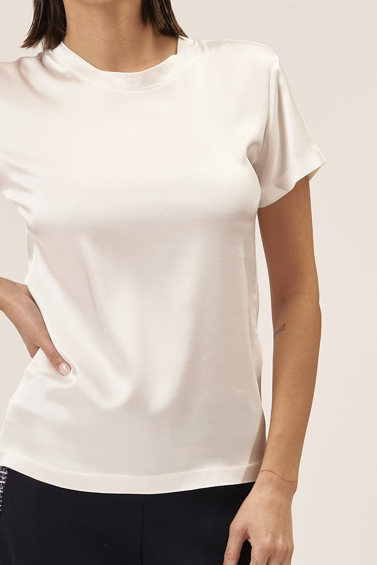 GD013-T-SHIRT-SATIN-2-4 SATIN T-SHIRT |