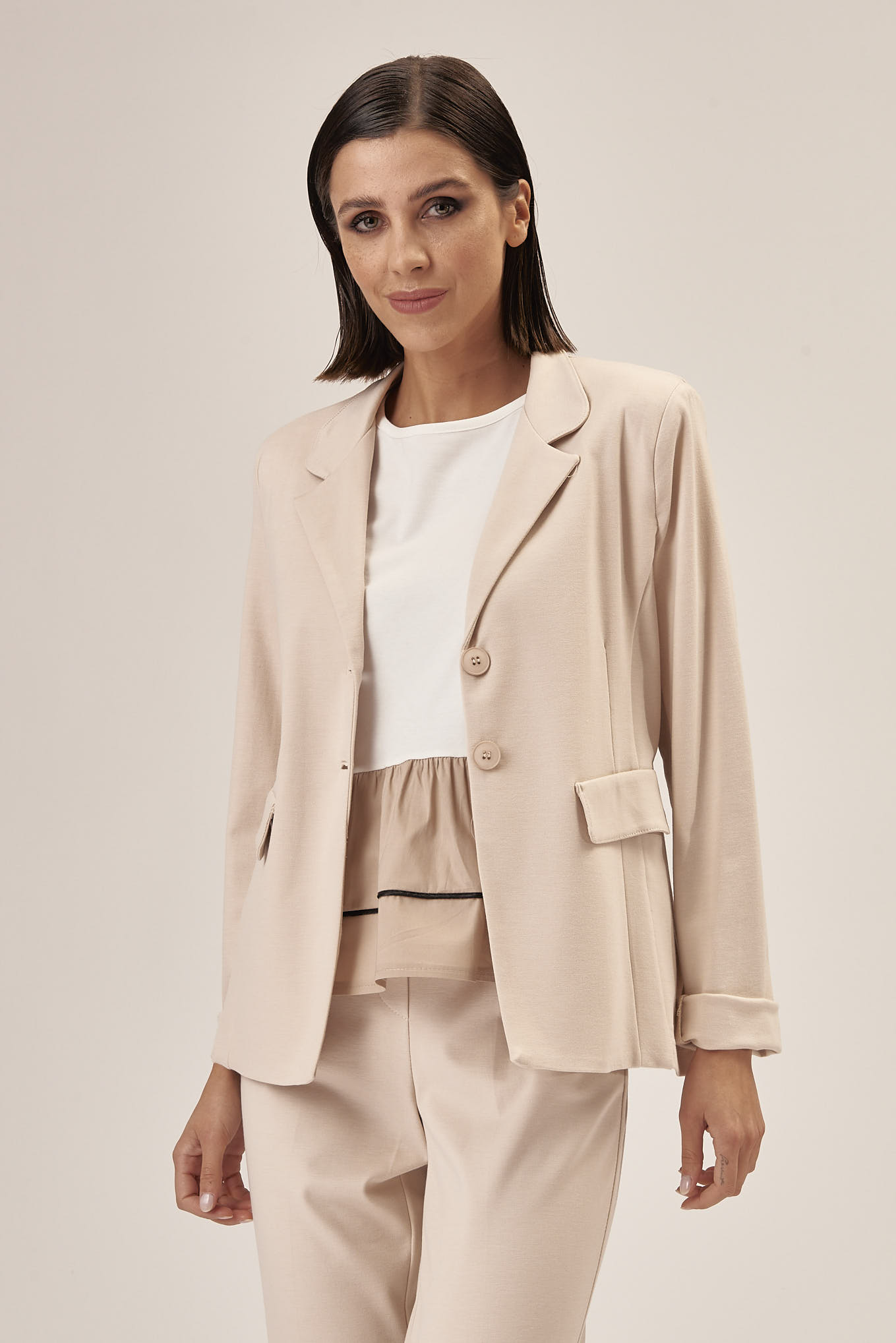 TWO-BUTTON ELASTICATED JACKET |