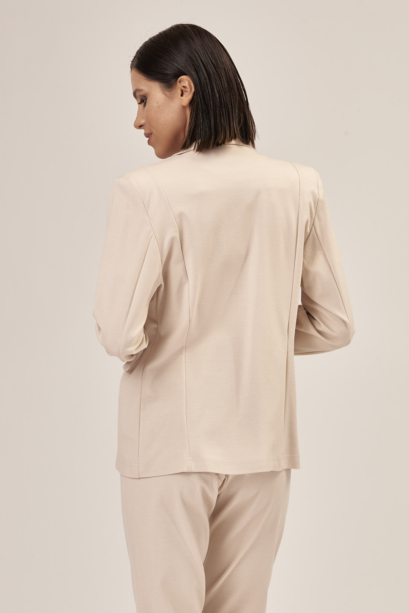 TWO-BUTTON ELASTICATED JACKET |