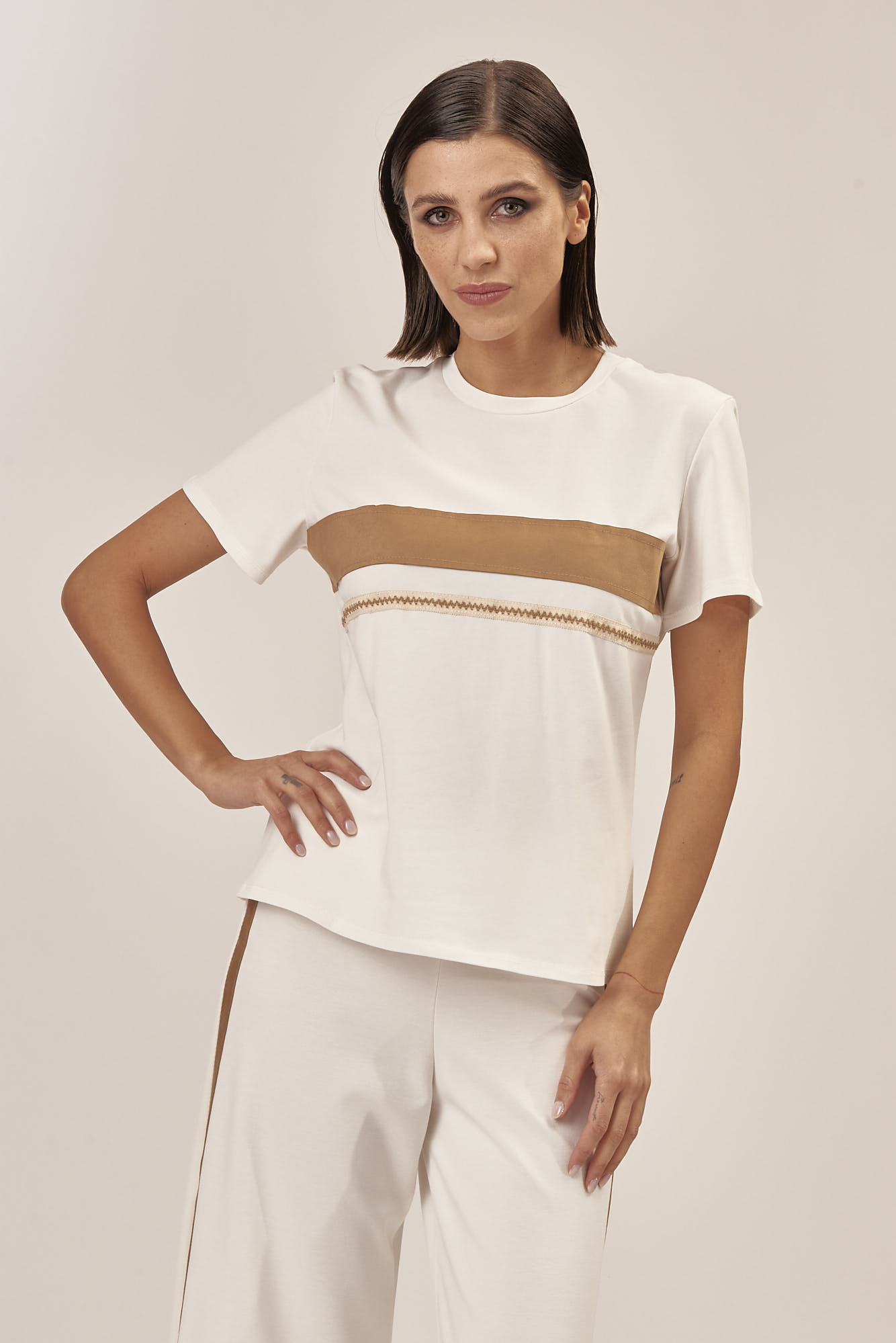 SUEDE DETAIL T-SHIRT