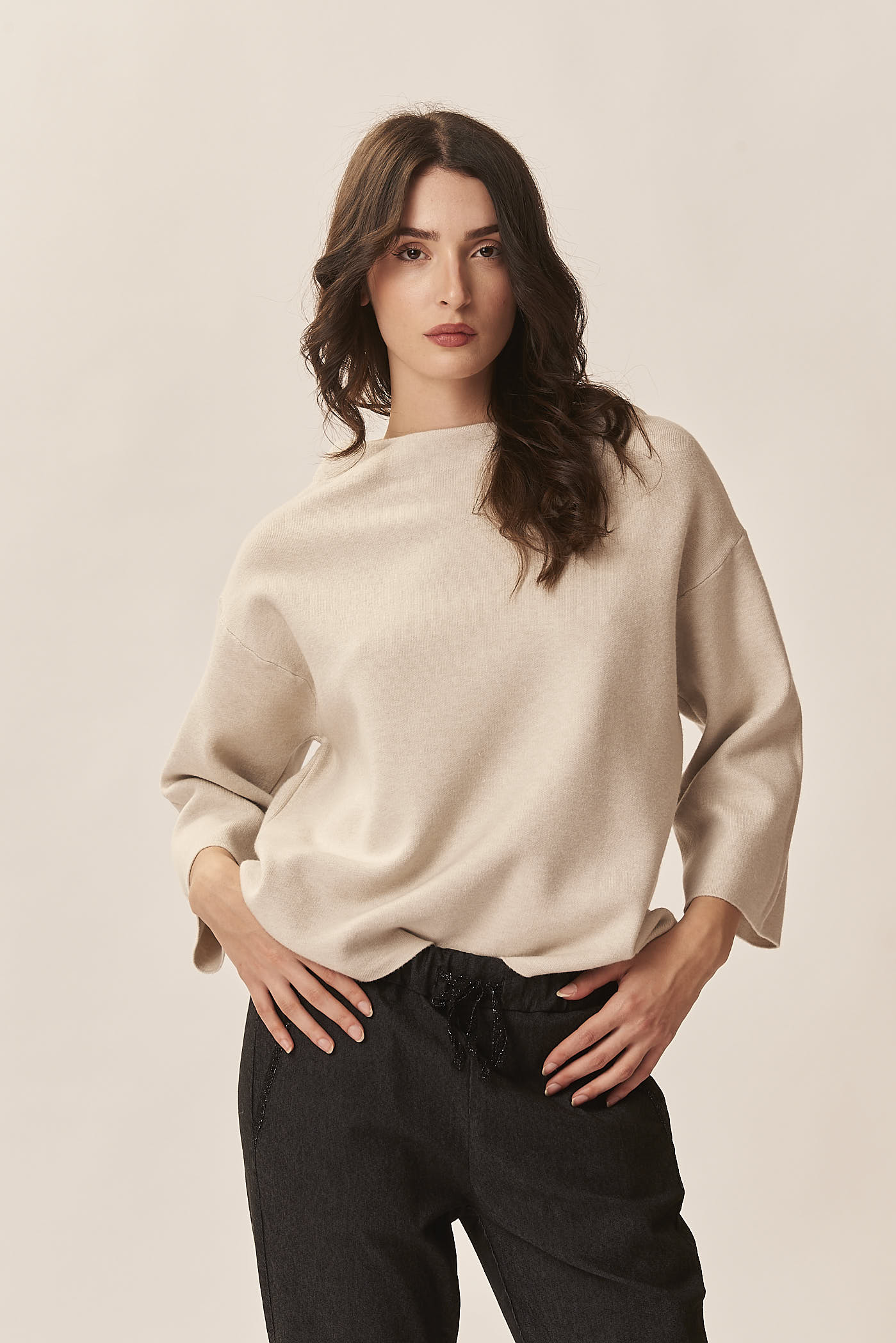 OVERSIZED SWEATER
