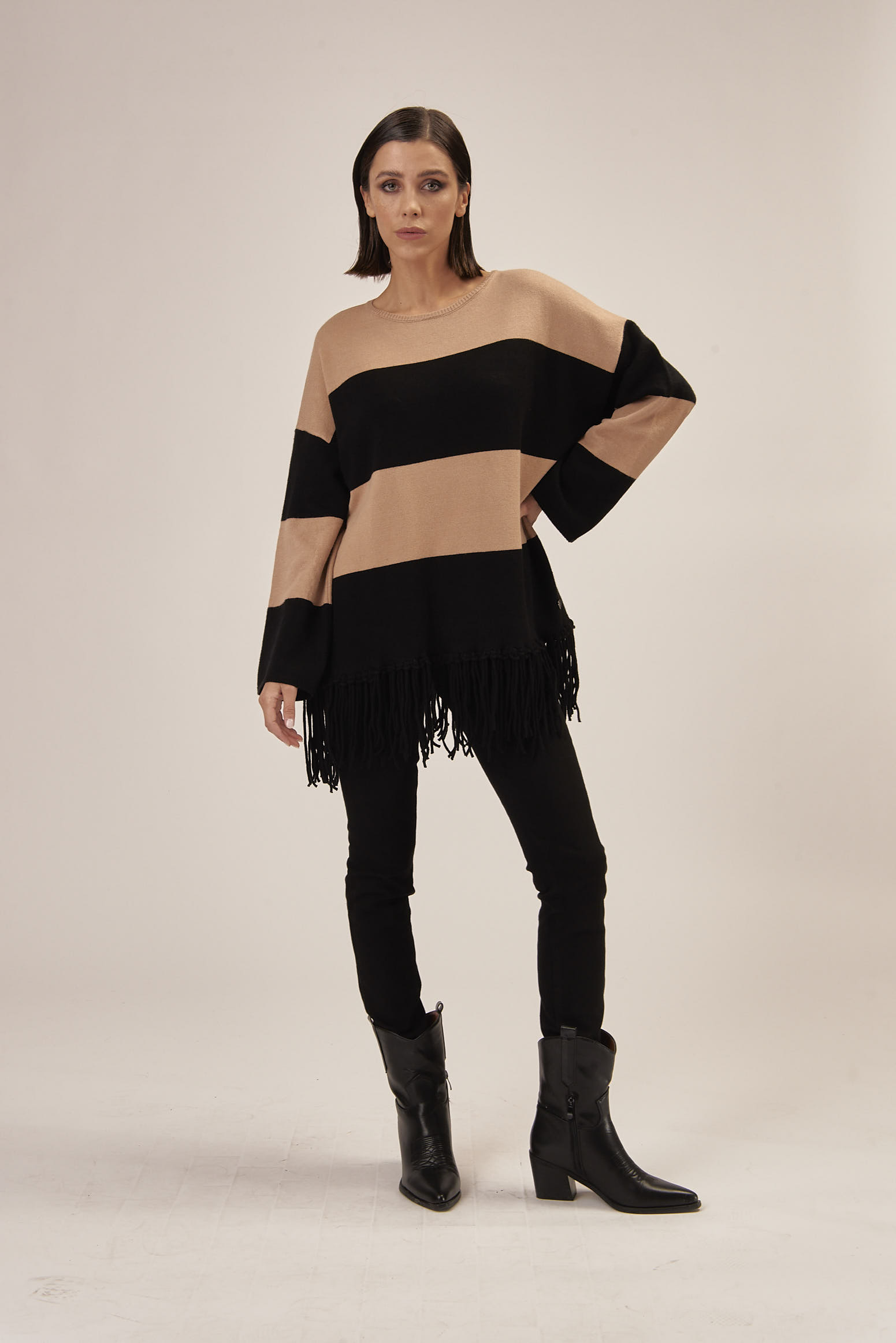 BLACK PUSH-UP SKINNY DENIM