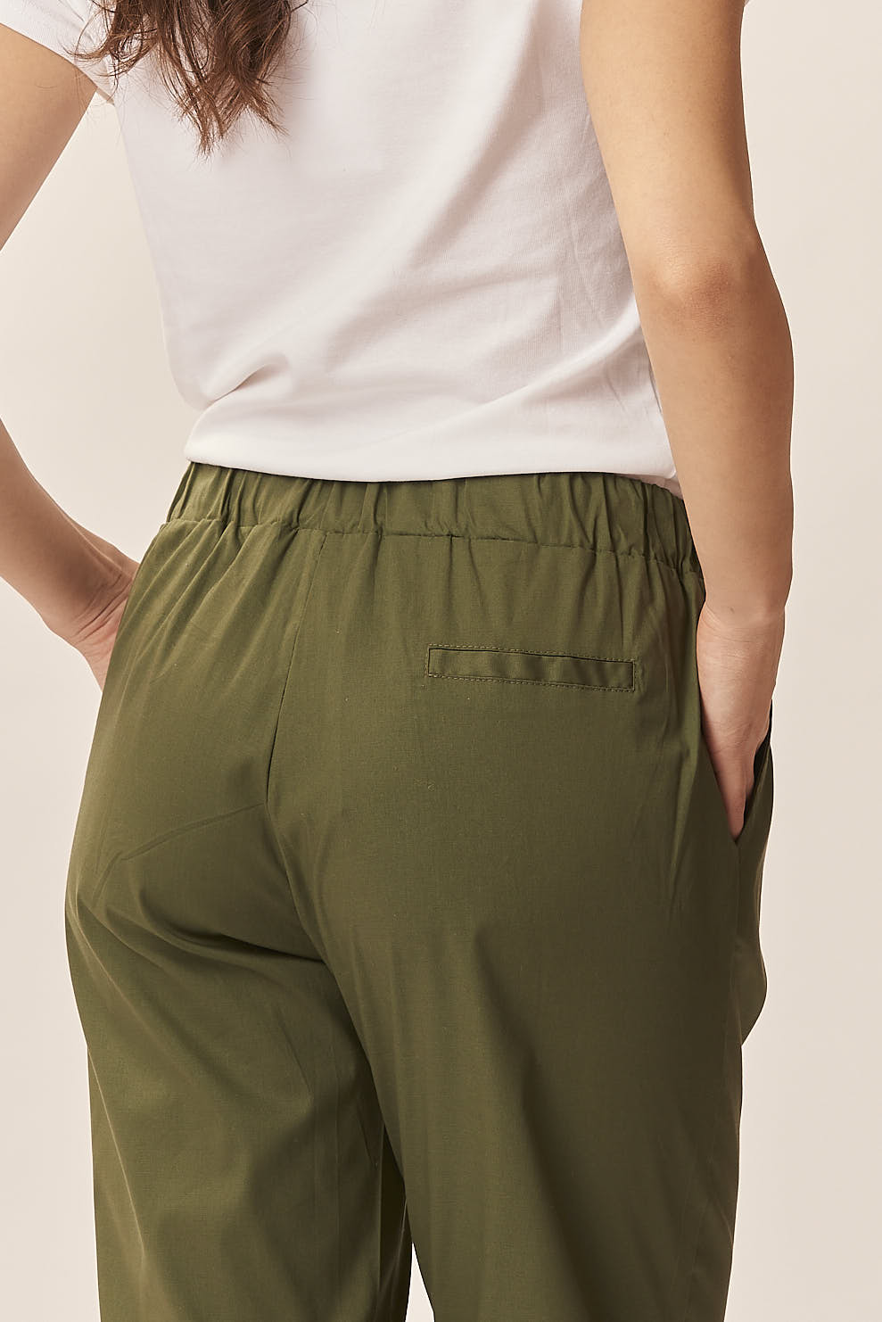 TROUSERS WITH ELASTIC AND PLEATS IN LIGHT POPLIN |