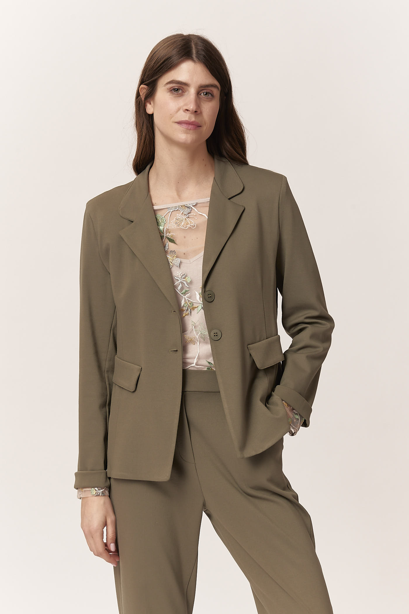 TWO-BUTTON STRETCH JACKET |