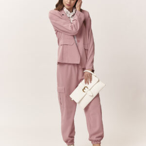 TROUSERS WITH ELASTICATED POCKETS |