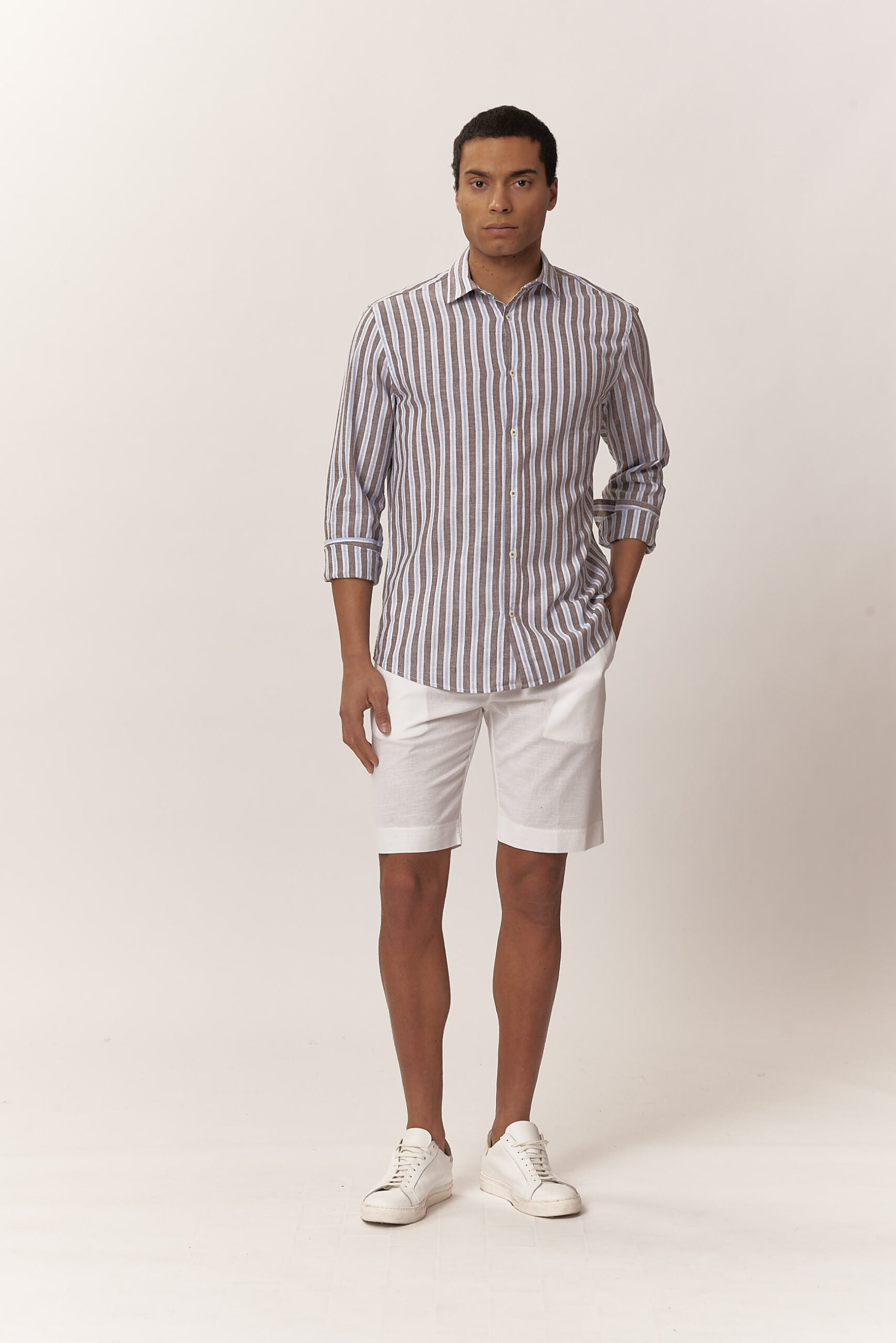 BASIC-BERMUDASHORTS IN LEINENOPTIK